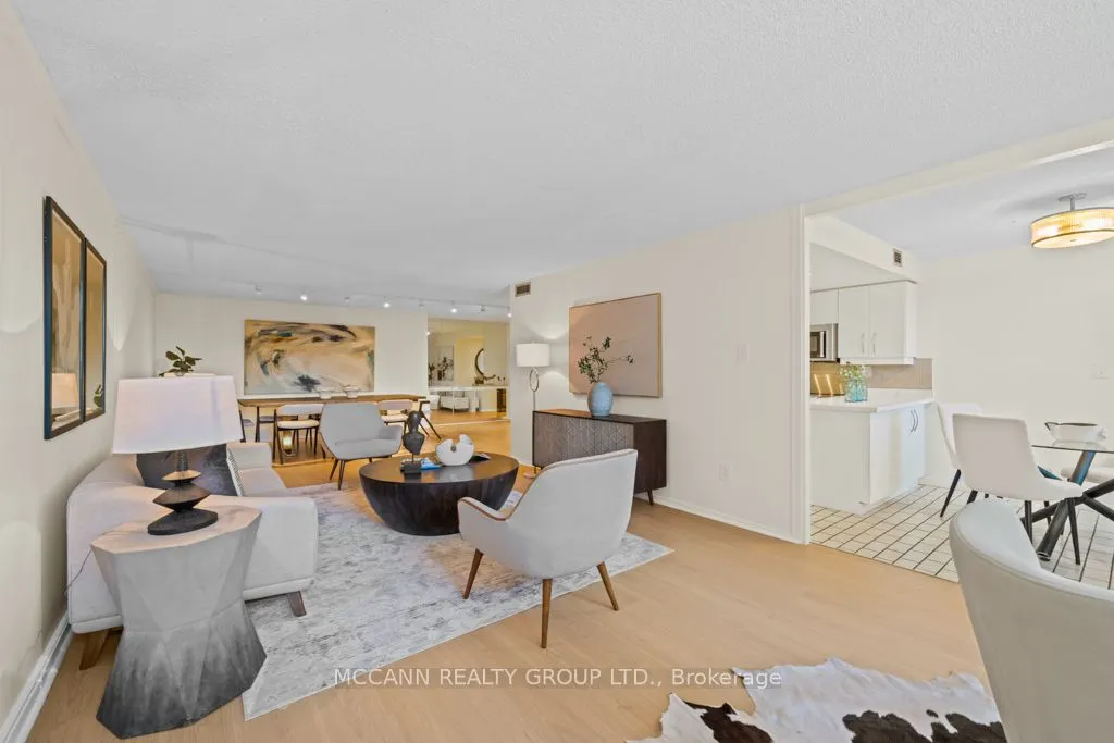 360 Bloor Street E #301