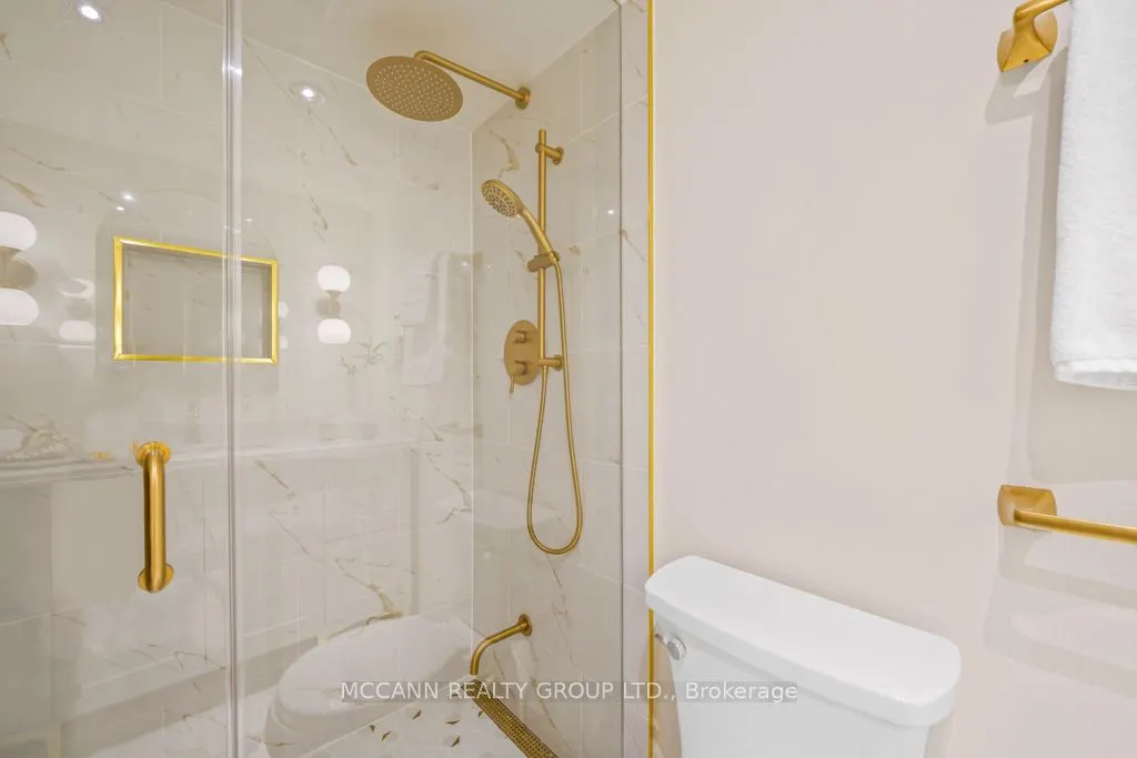 360 Bloor Street E #301