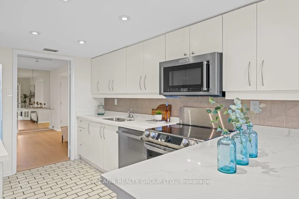 360 Bloor Street E #301