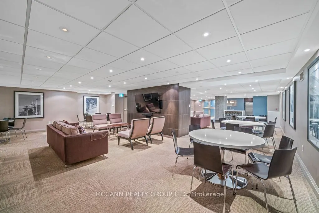 360 Bloor Street E #301