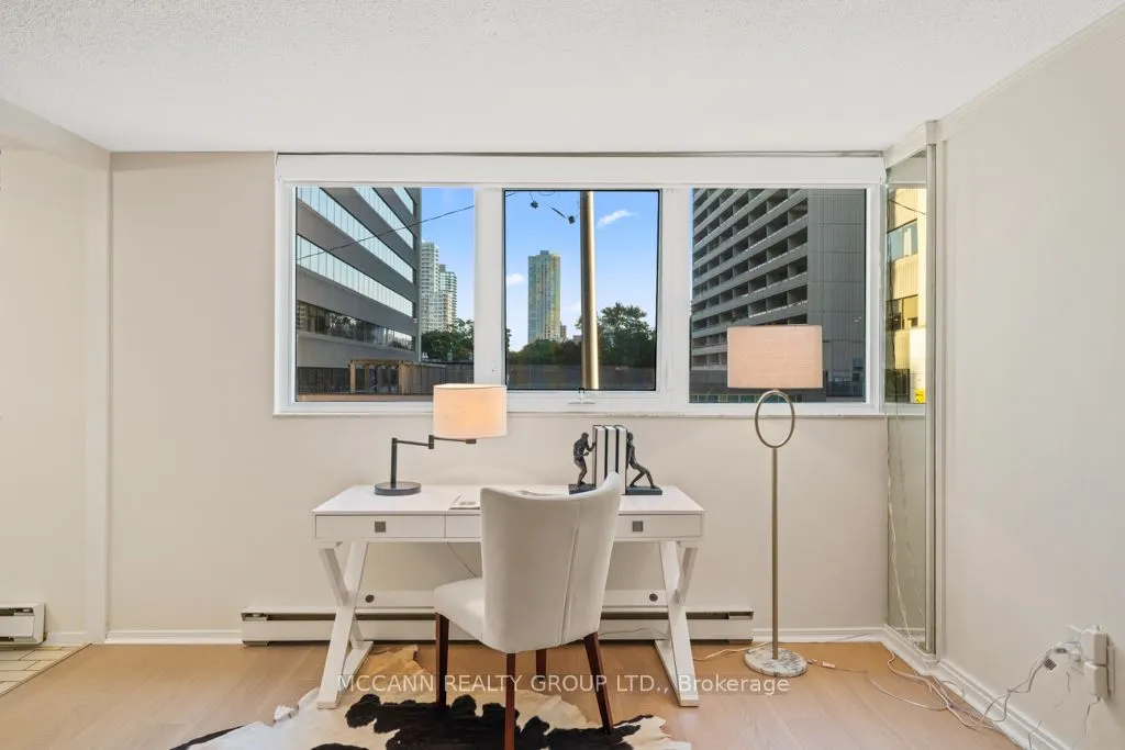 360 Bloor Street E #301