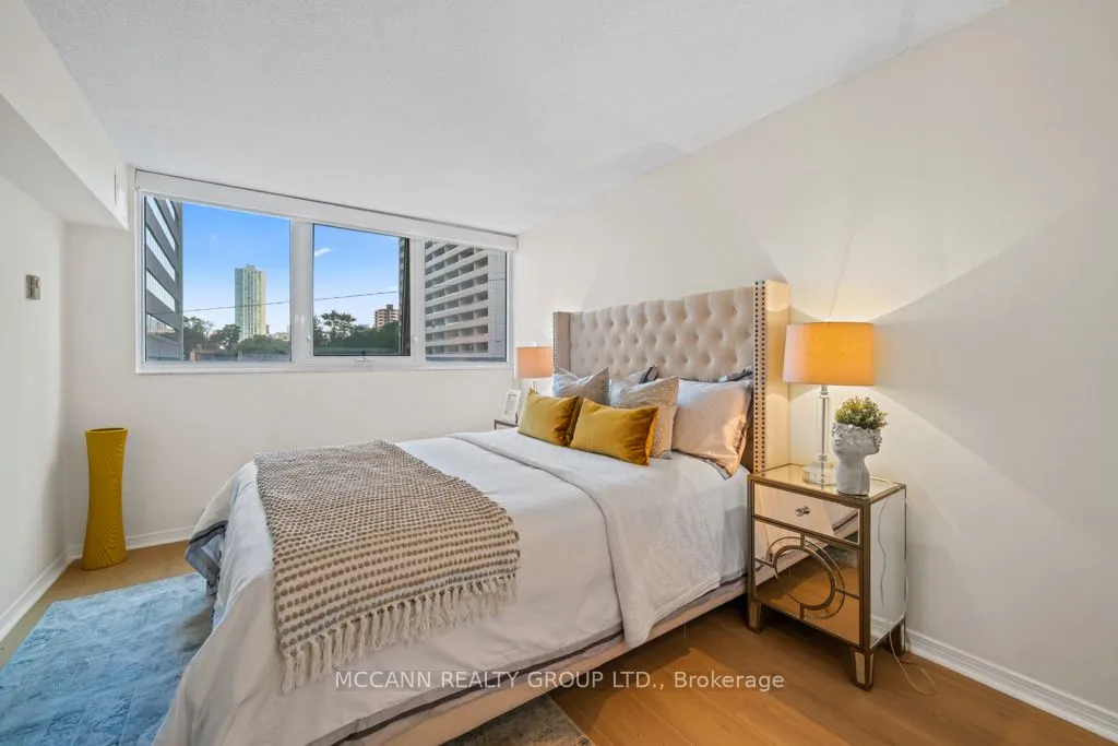 360 Bloor Street E #301