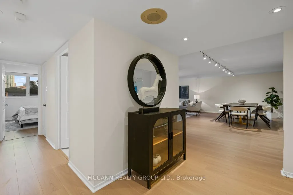360 Bloor Street E #301