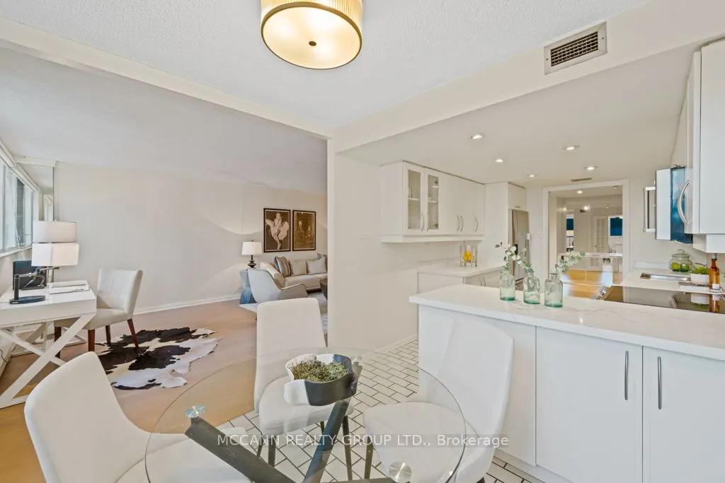 360 Bloor Street E #301