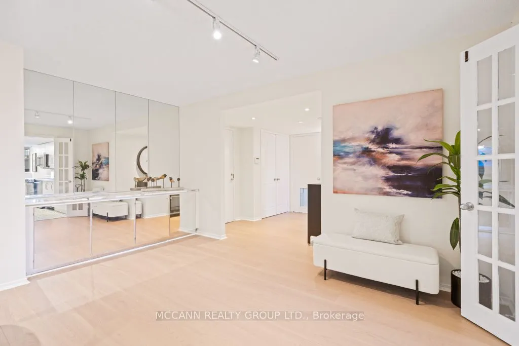 360 Bloor Street E #301