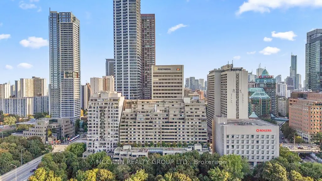 360 Bloor Street E #301
