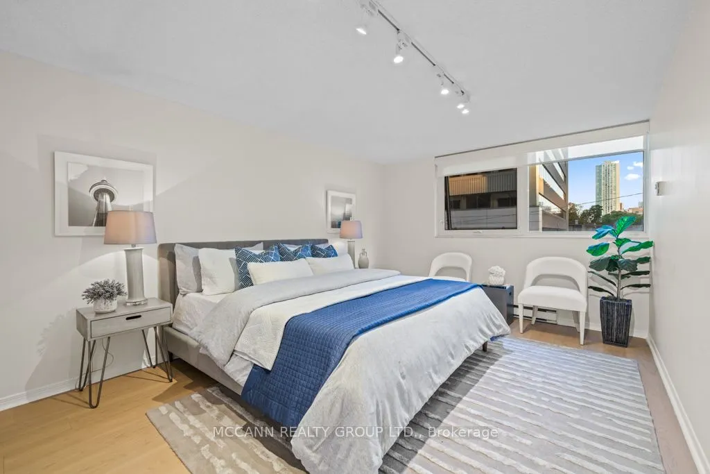 360 Bloor Street E #301