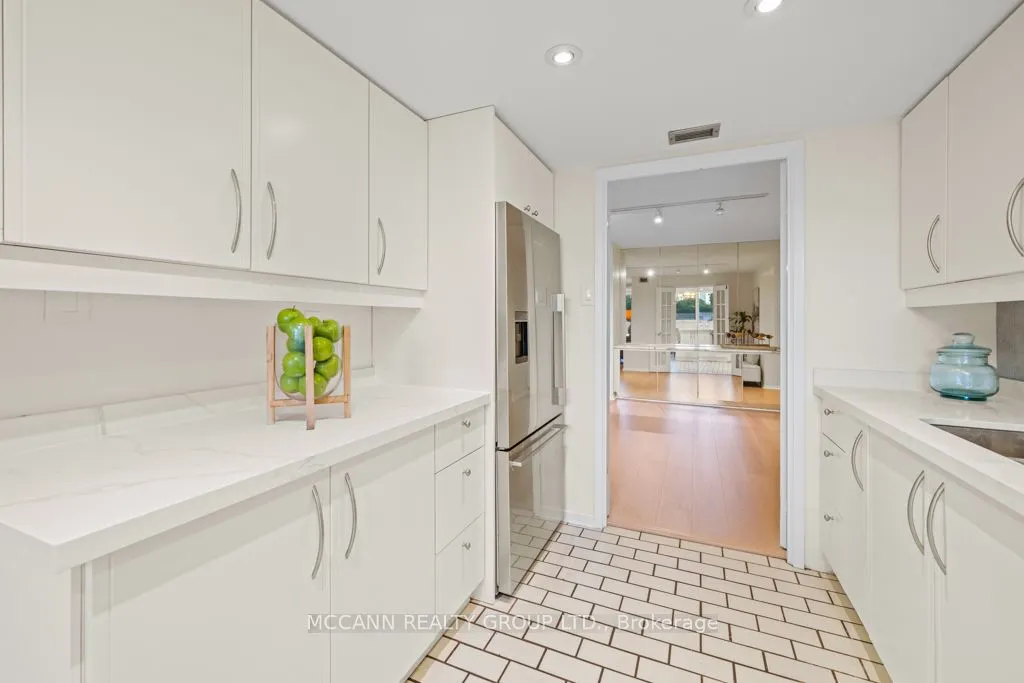 360 Bloor Street E #301