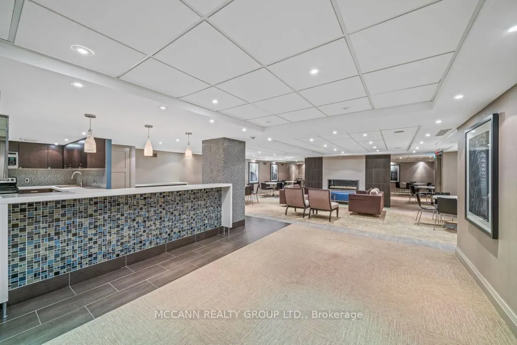360 Bloor Street E #301