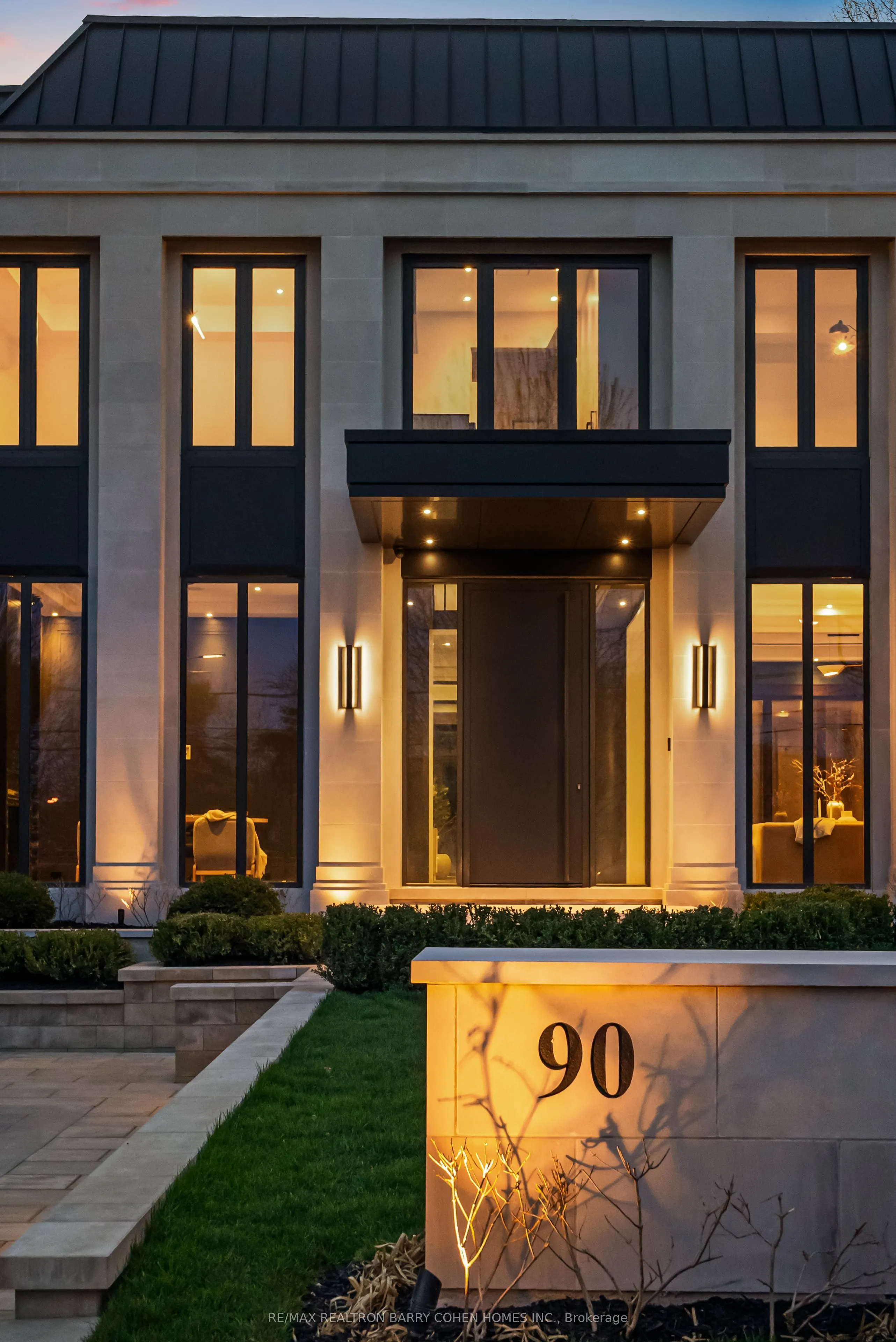 90 Arjay Crescent