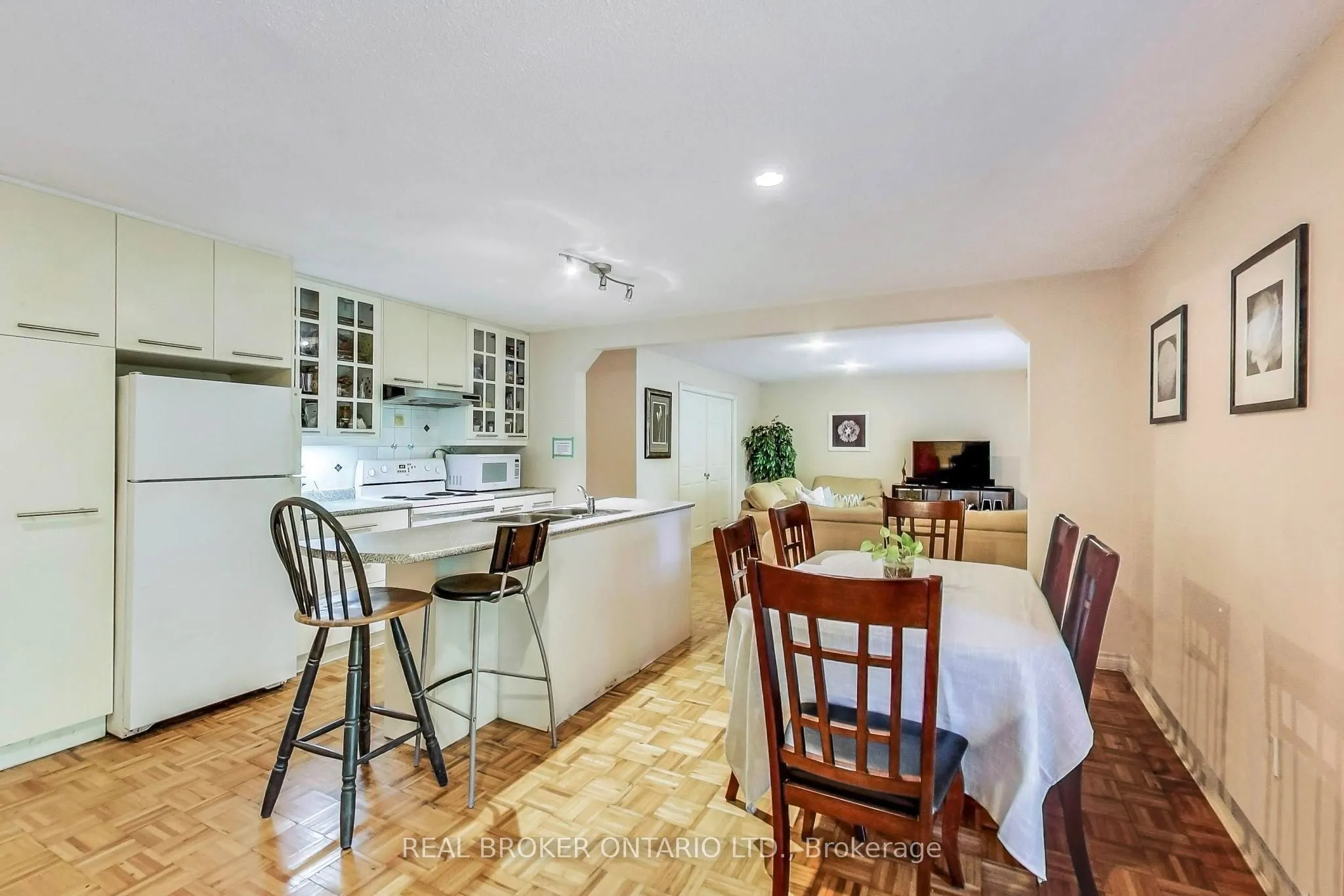 48 Silvergrove Road