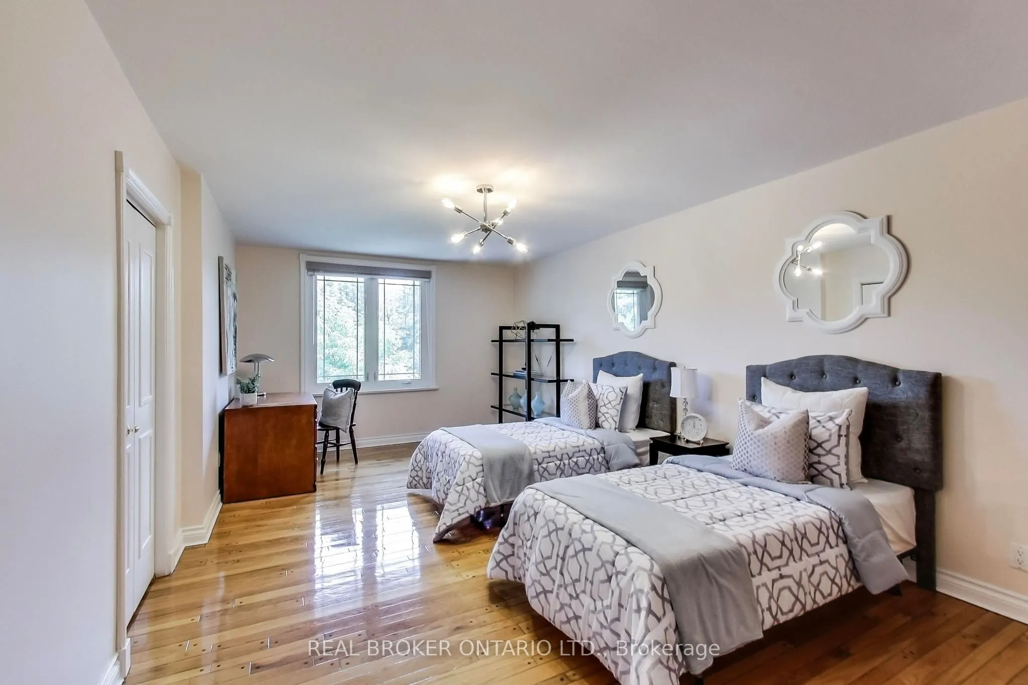 48 Silvergrove Road