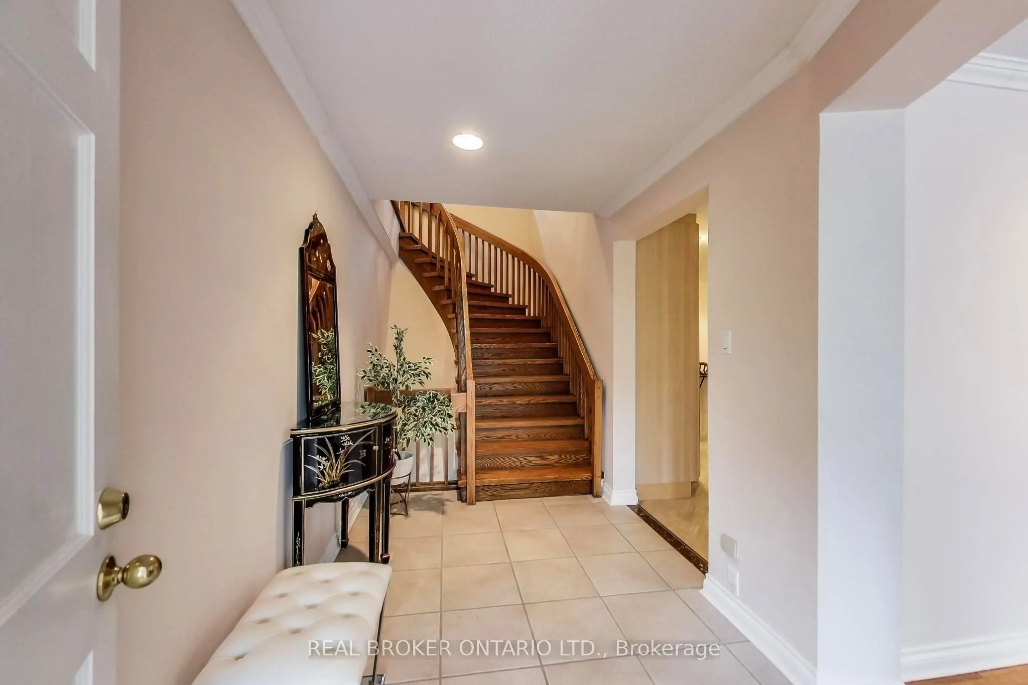 48 Silvergrove Road