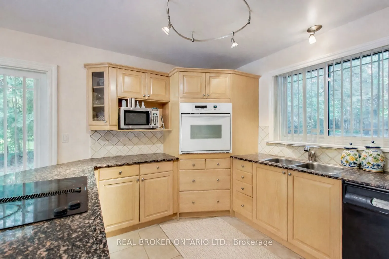 48 Silvergrove Road