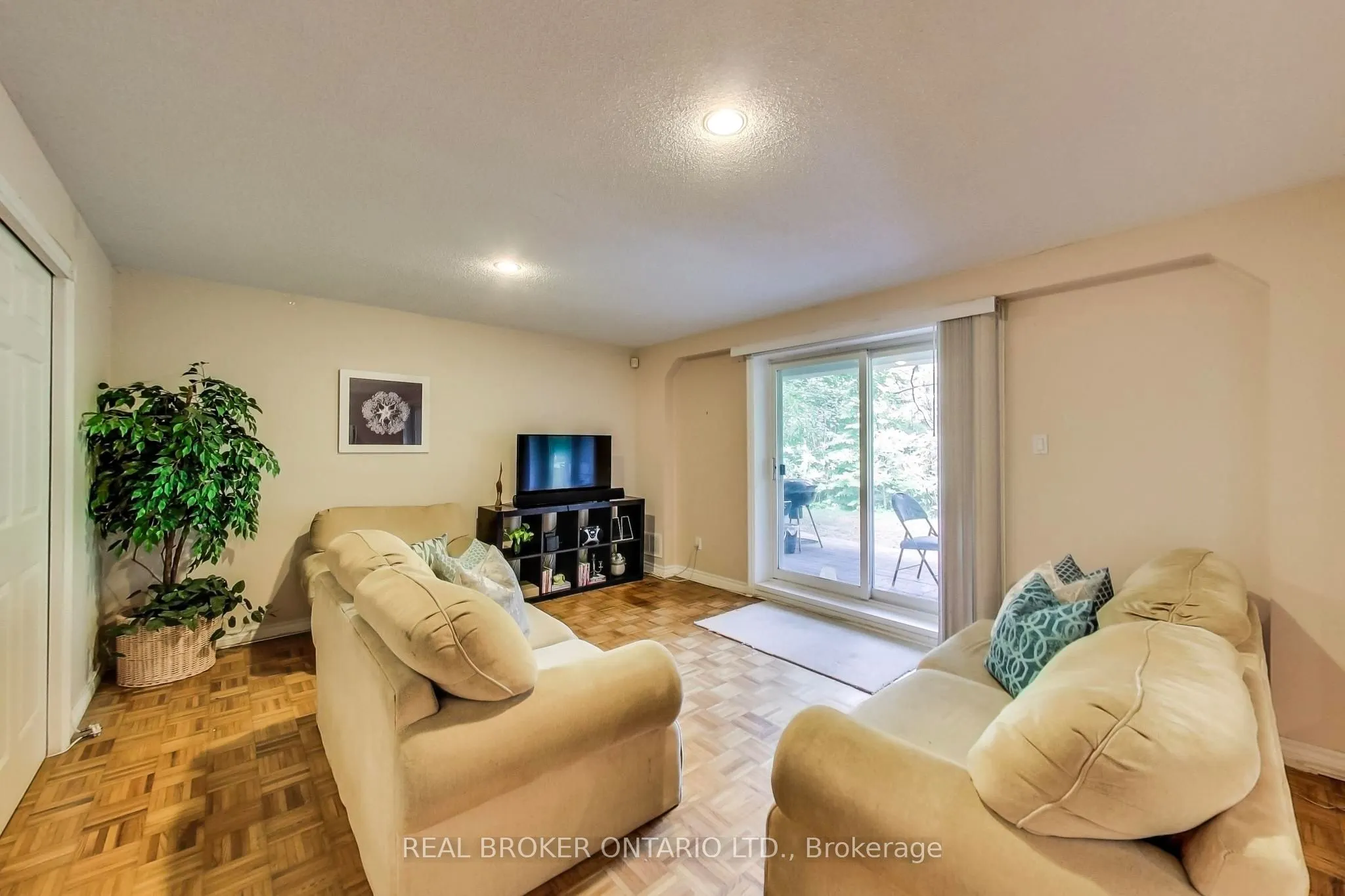 48 Silvergrove Road