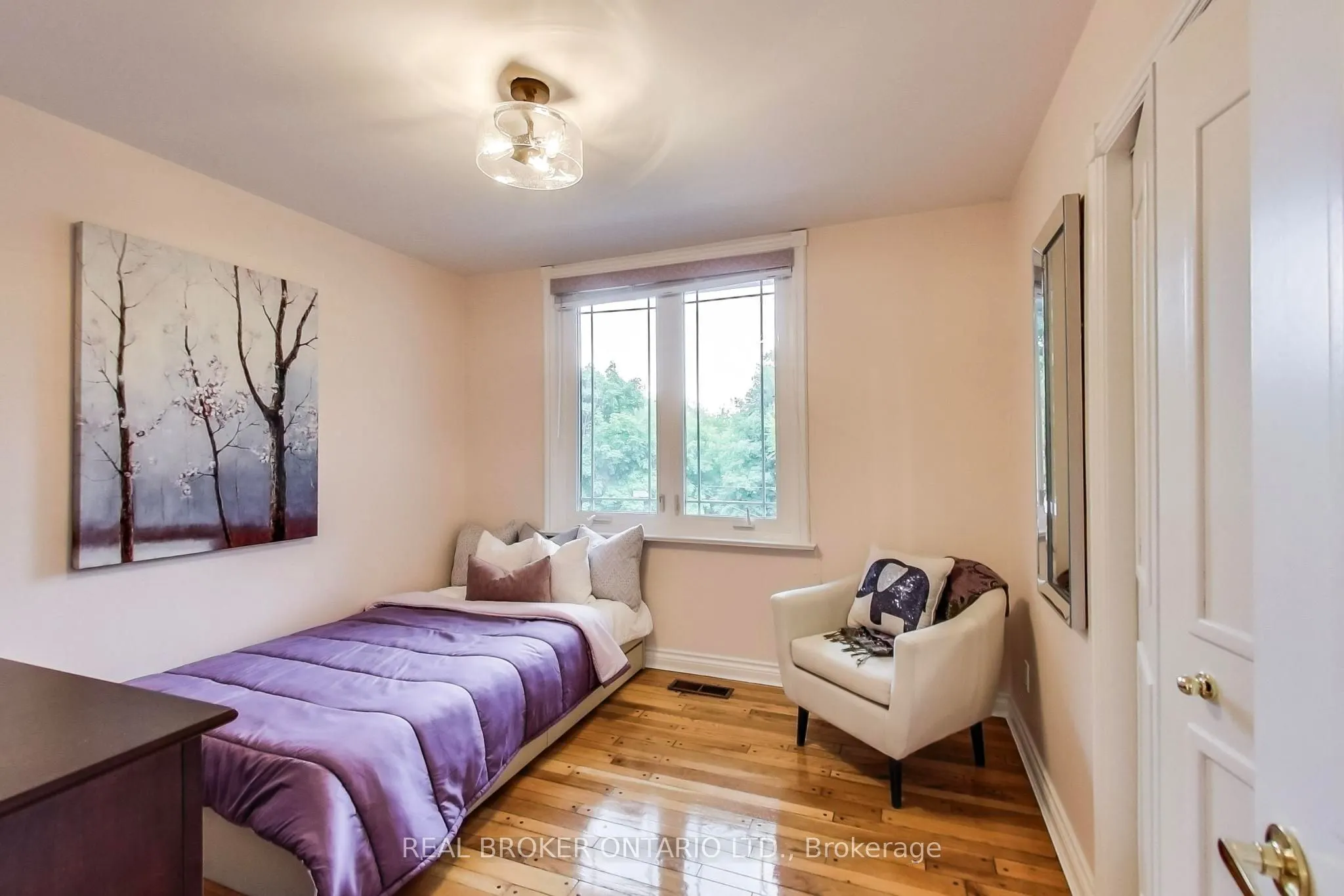 48 Silvergrove Road