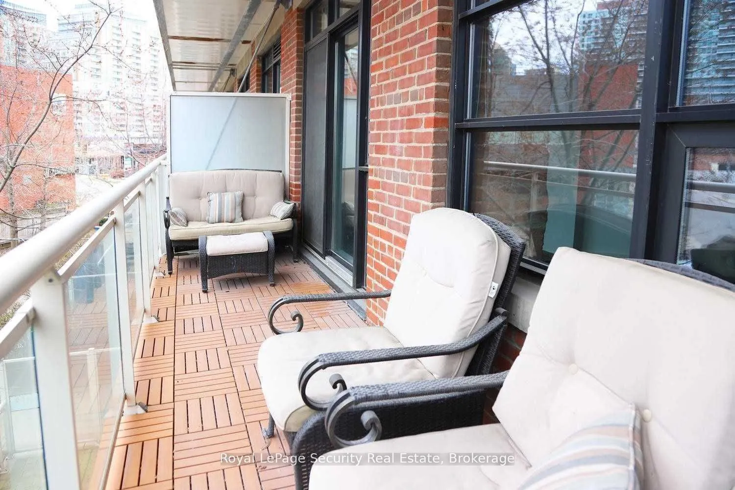 43 Hanna Avenue #208