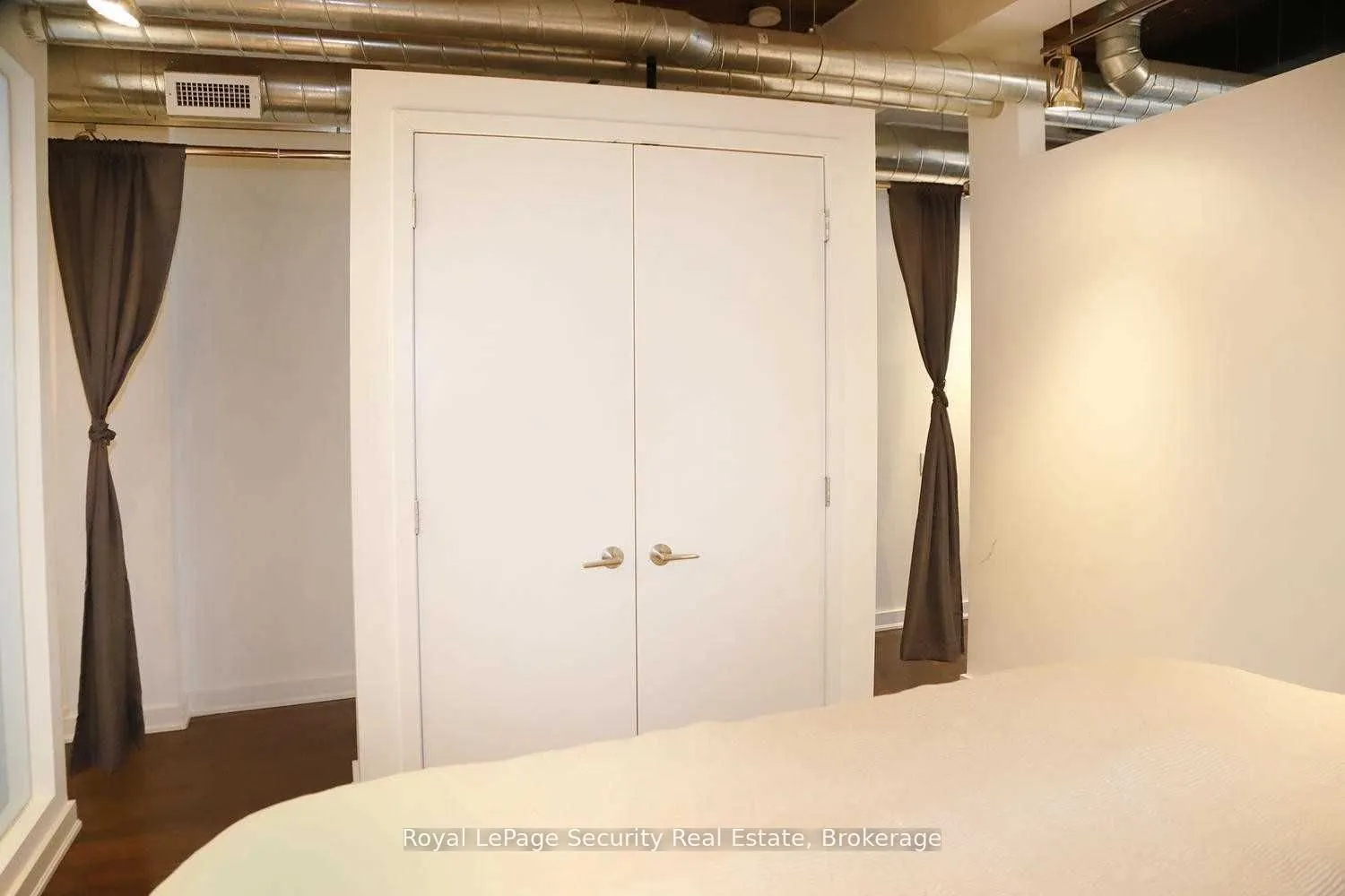 43 Hanna Avenue #208
