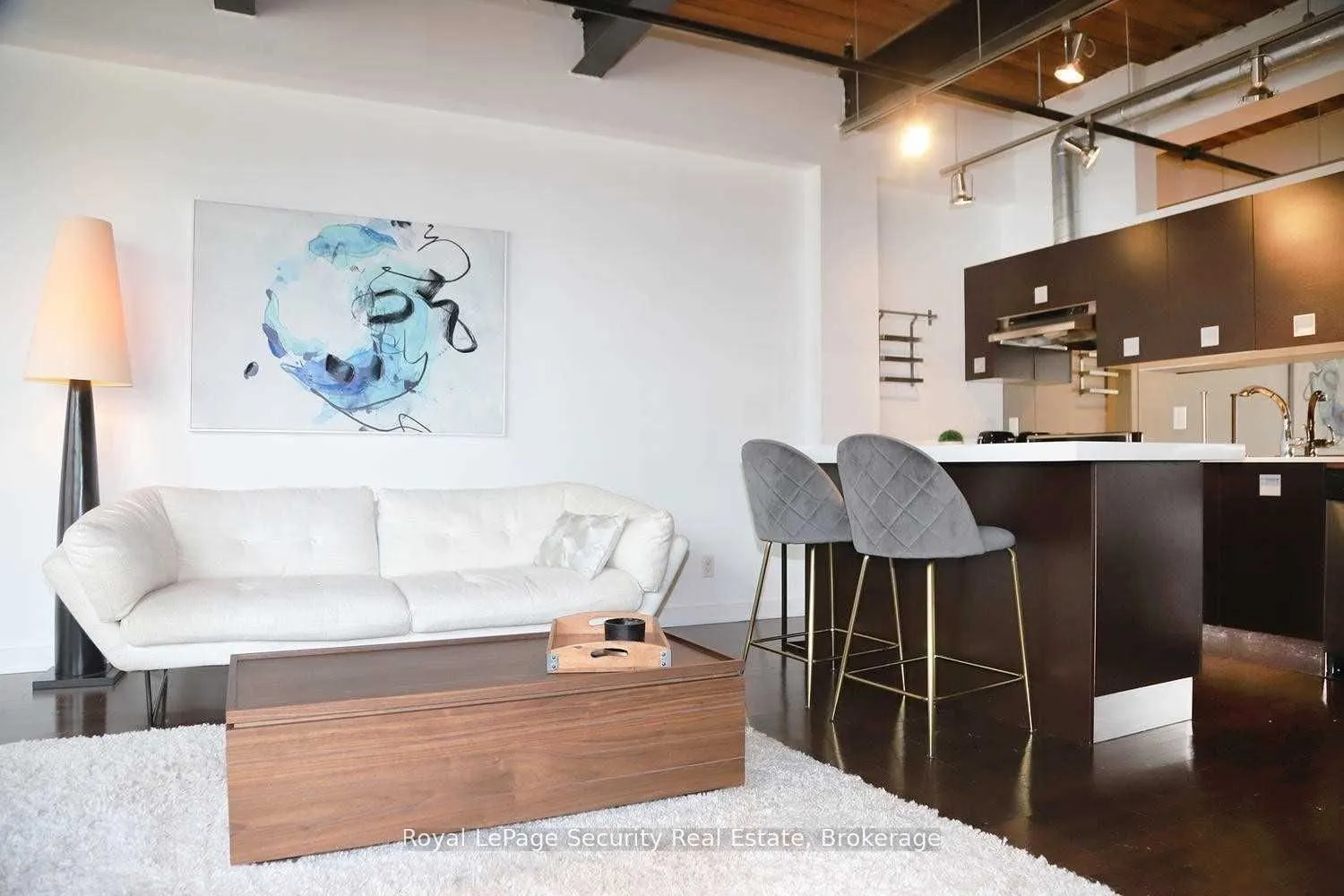 43 Hanna Avenue #208