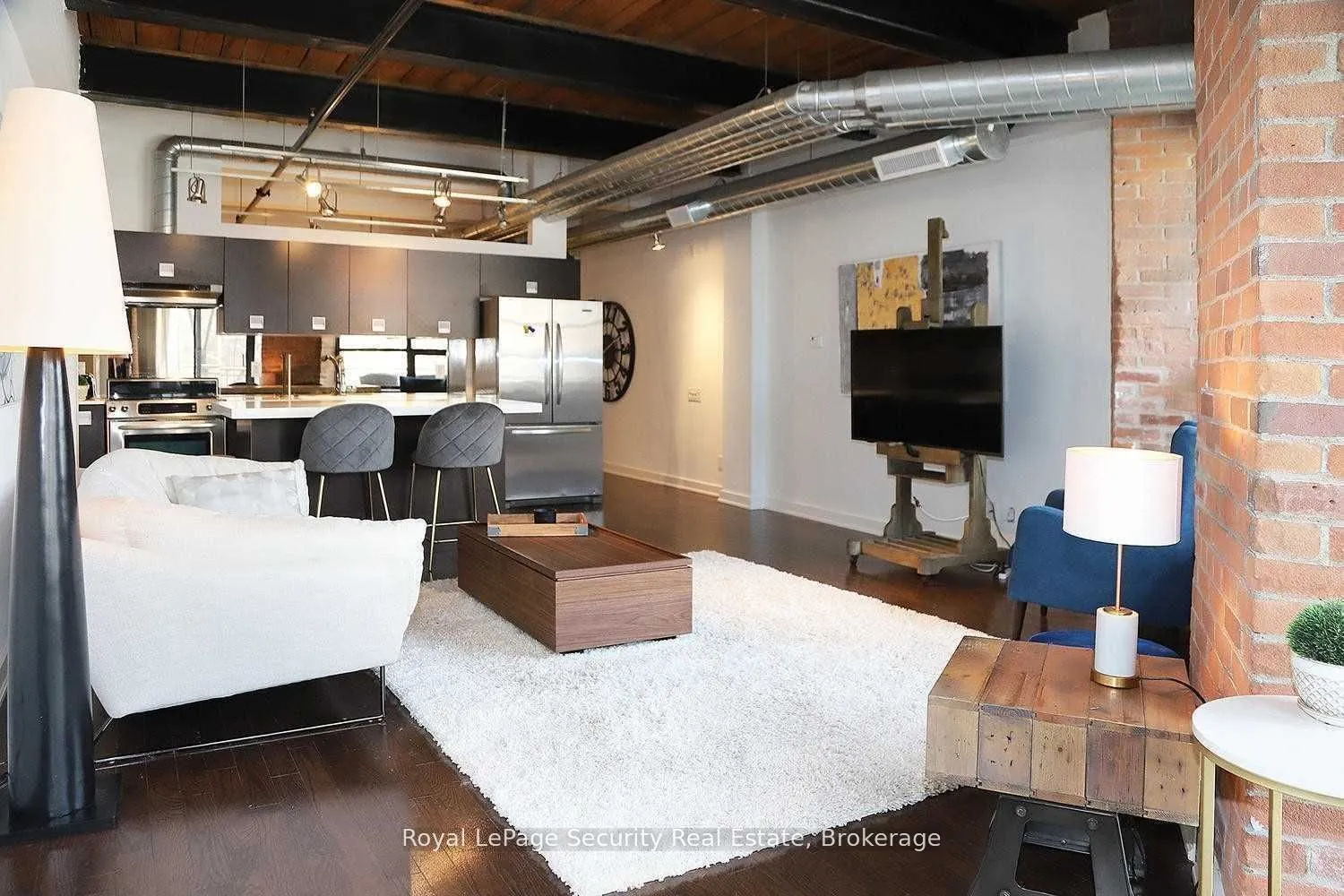 43 Hanna Avenue #208