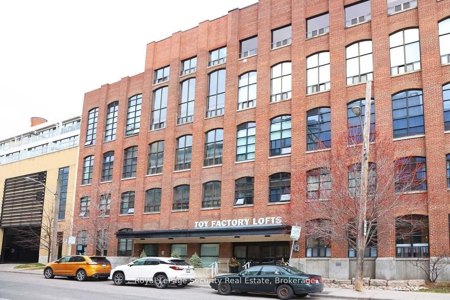 43 Hanna Avenue #208