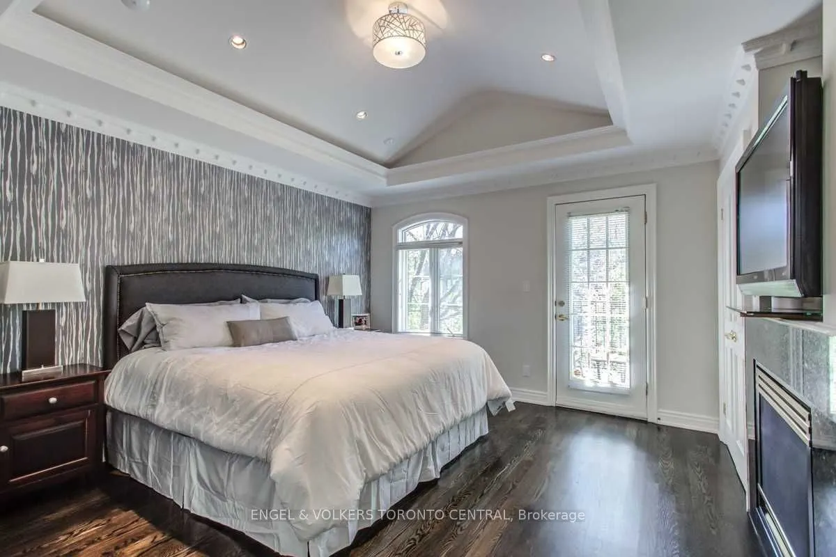 405 Bedford Park Avenue