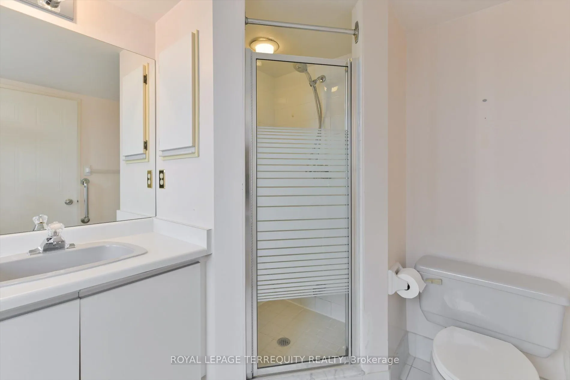 5 Kenneth Avenue #907