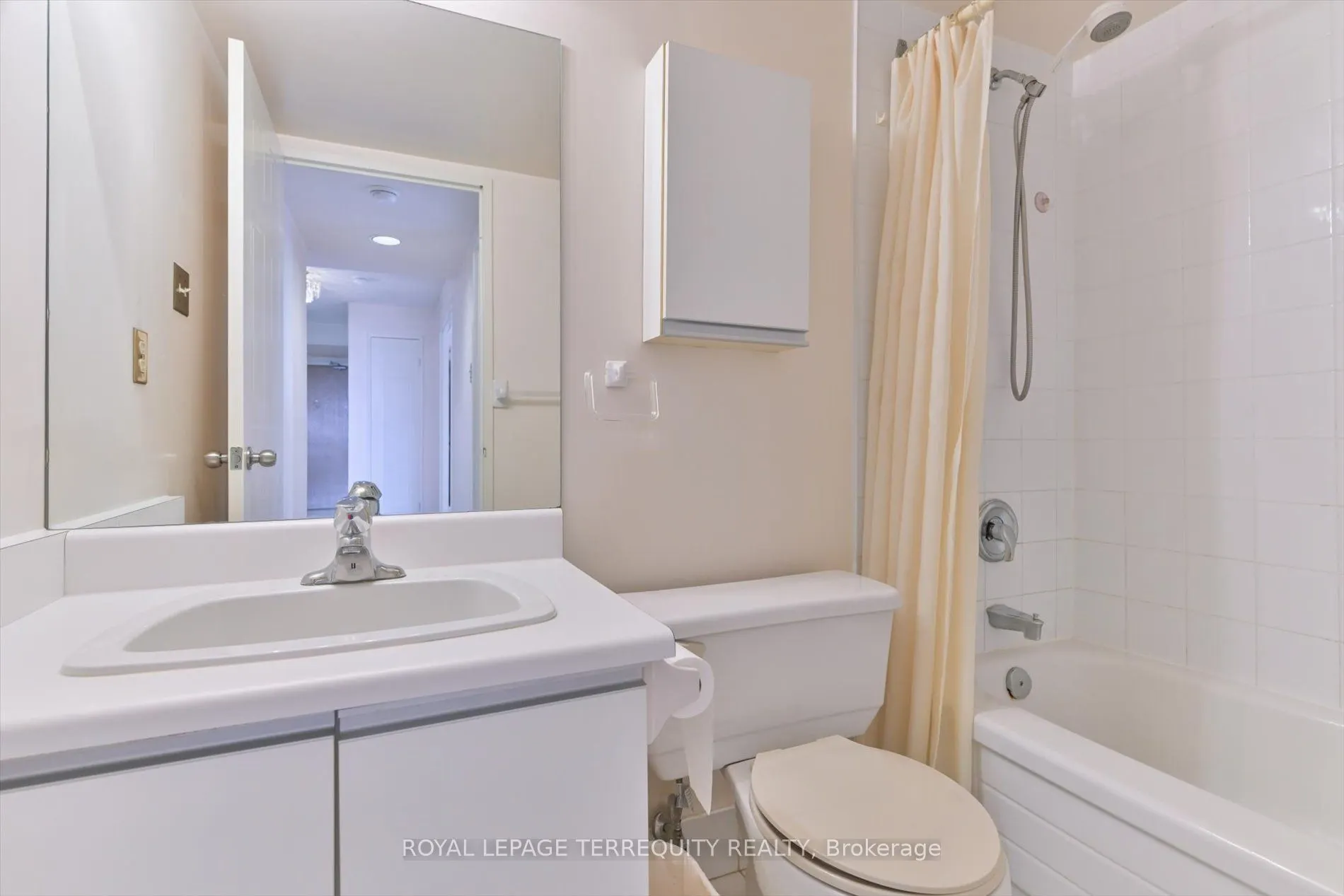 5 Kenneth Avenue #907