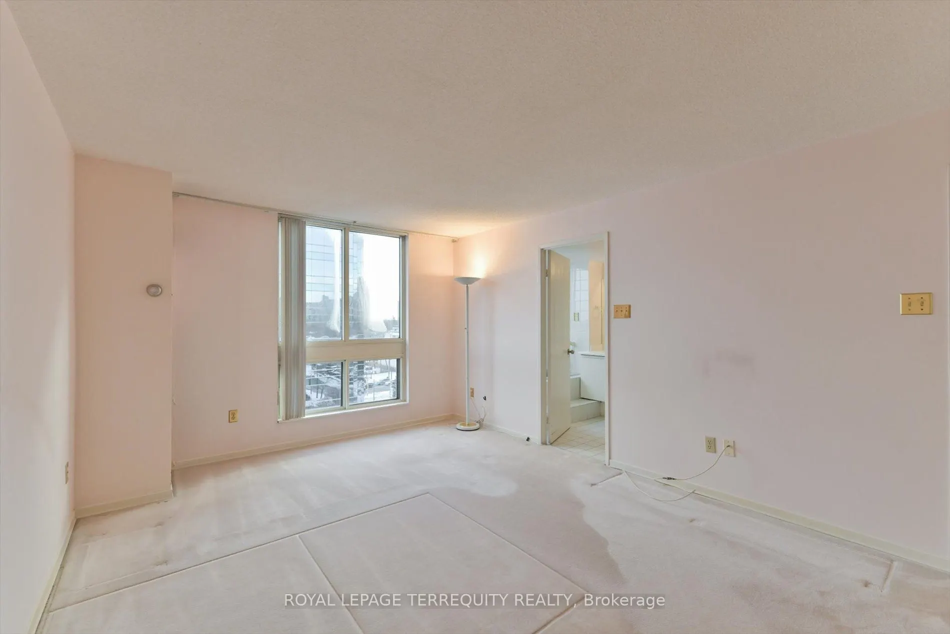 5 Kenneth Avenue #907
