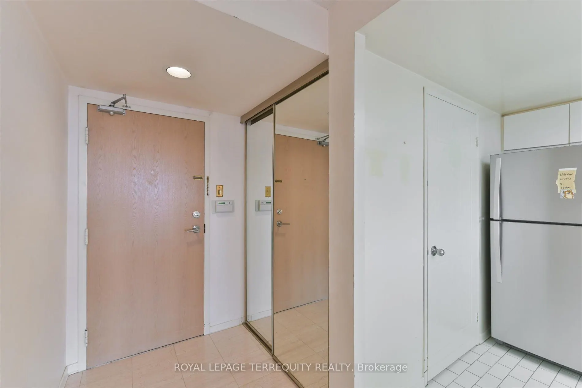 5 Kenneth Avenue #907