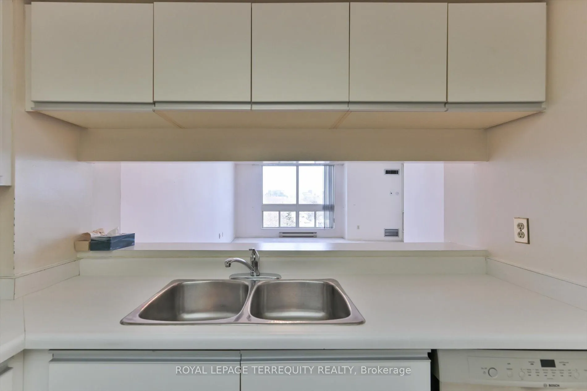 5 Kenneth Avenue #907