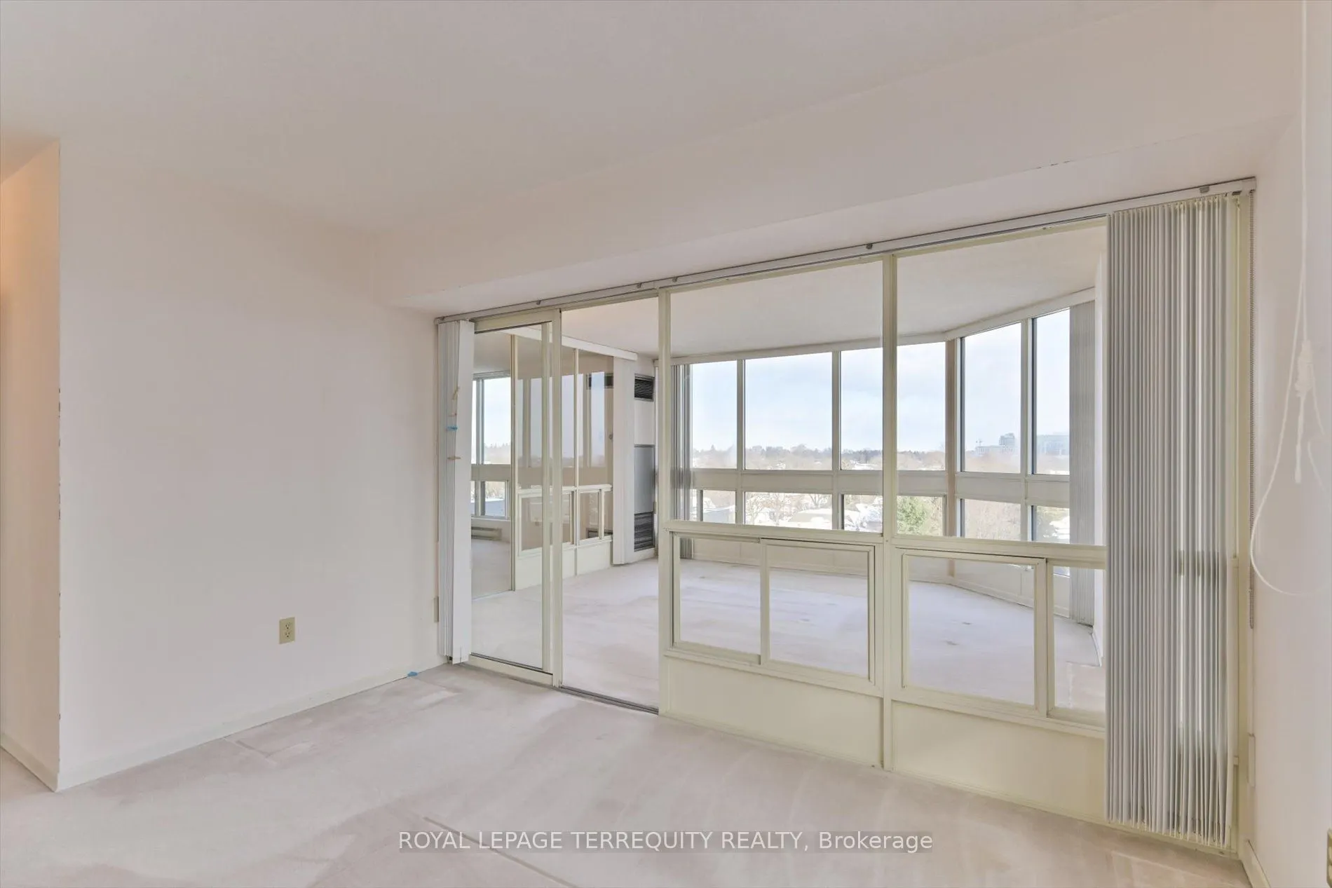 5 Kenneth Avenue #907