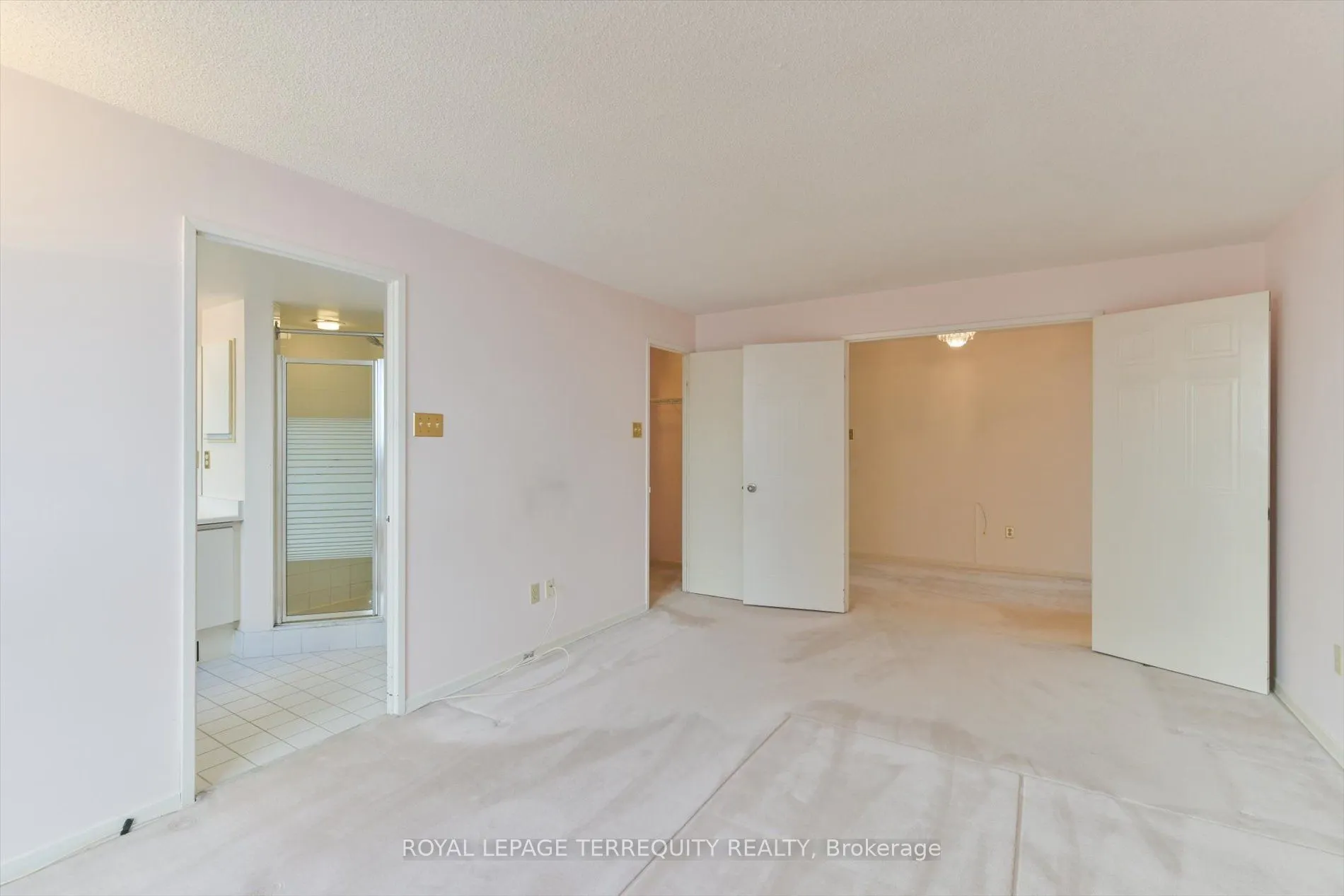 5 Kenneth Avenue #907
