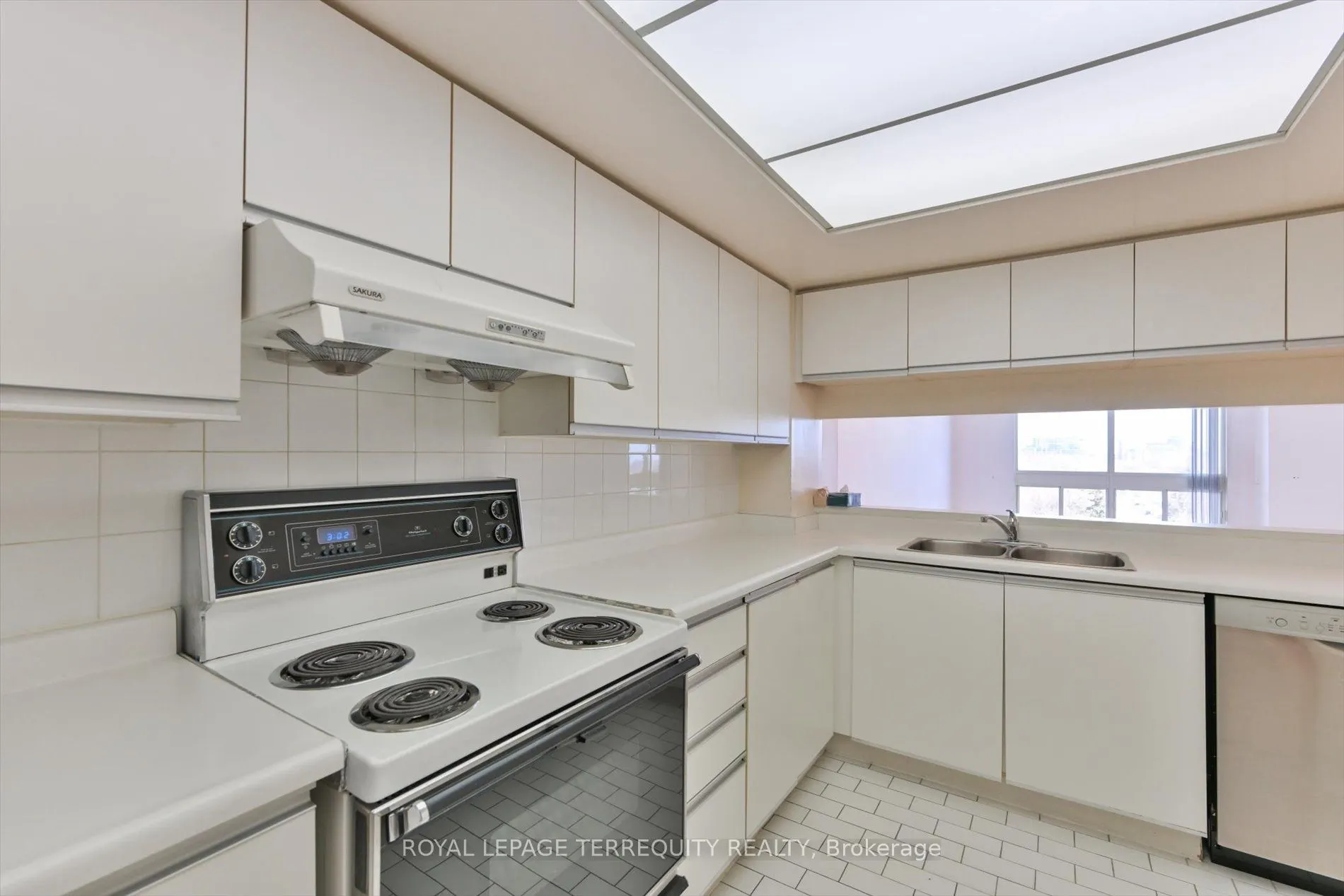 5 Kenneth Avenue #907