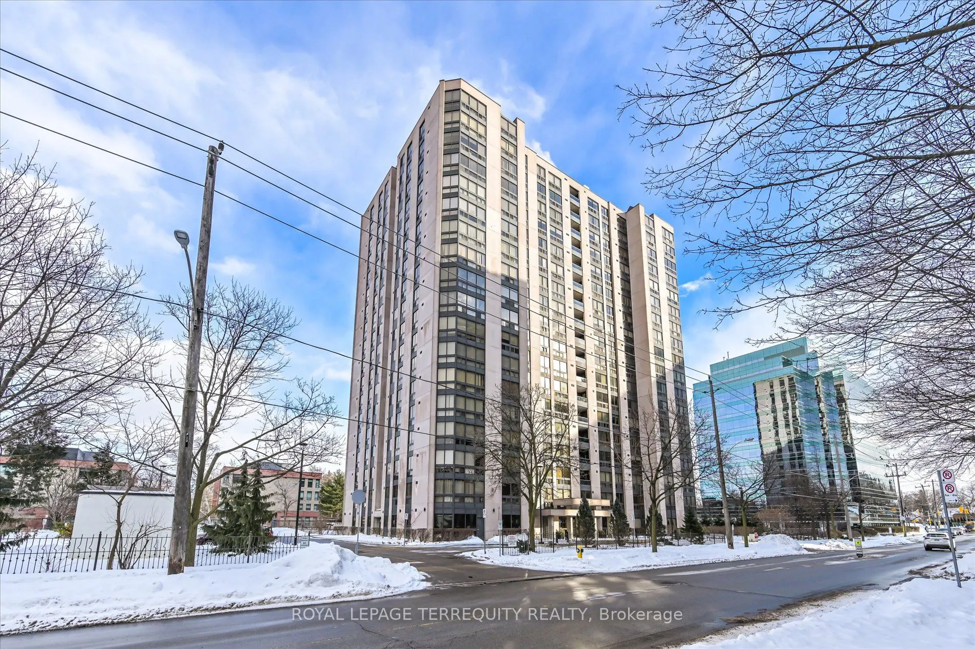 5 Kenneth Avenue #907