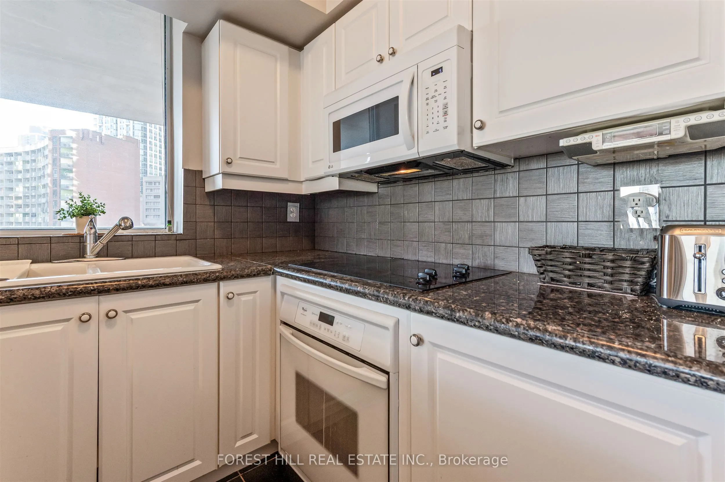 20 Collier Street #903