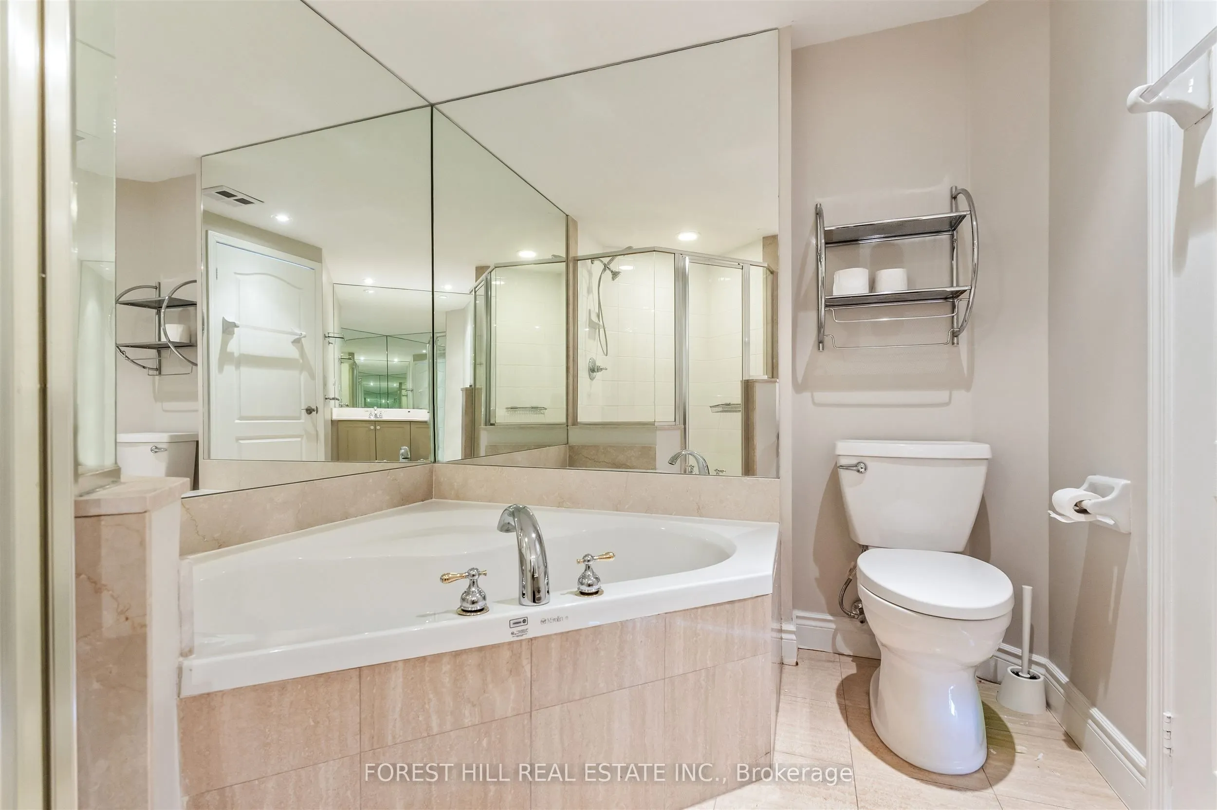 20 Collier Street #903
