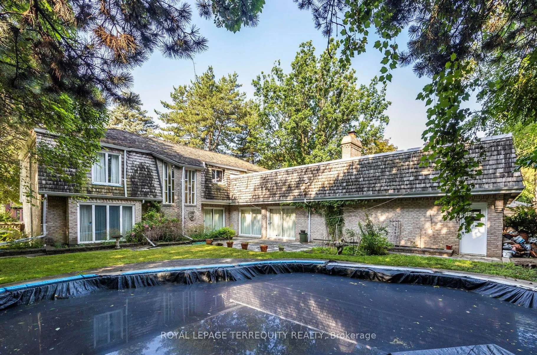 2 Chieftain Crescent