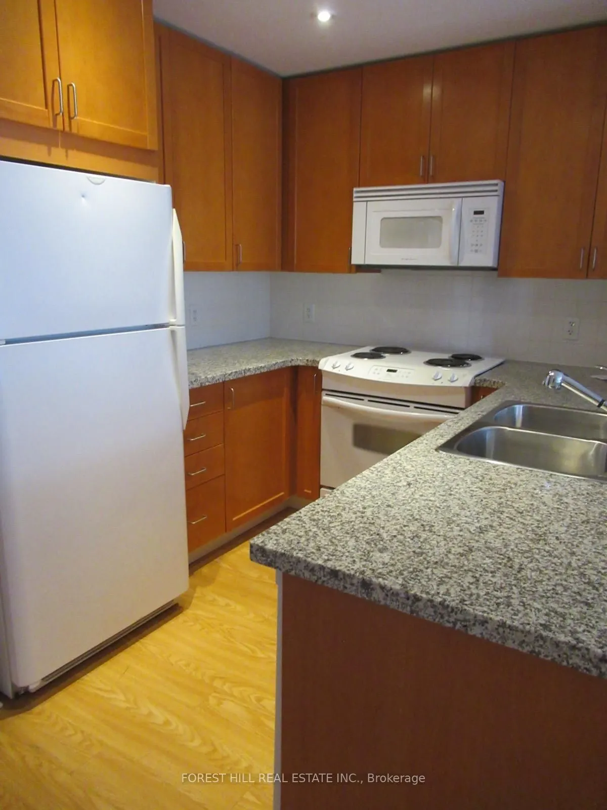 85 Bloor Street E #1808
