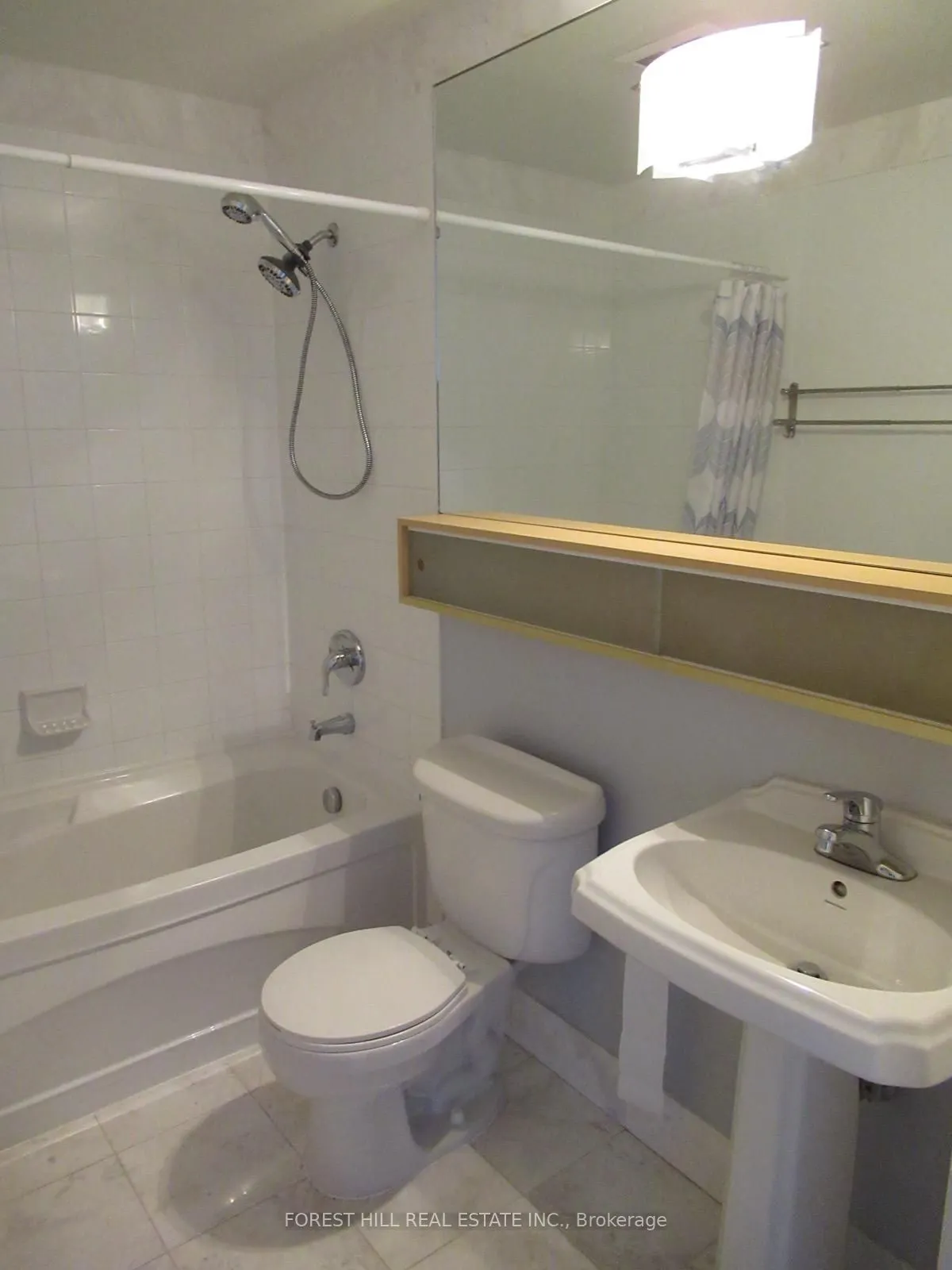 85 Bloor Street E #1808