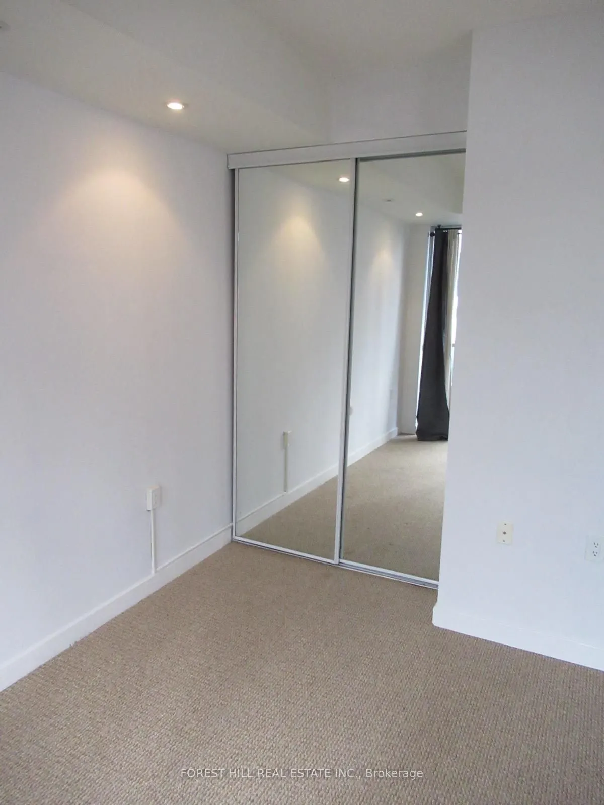 85 Bloor Street E #1808