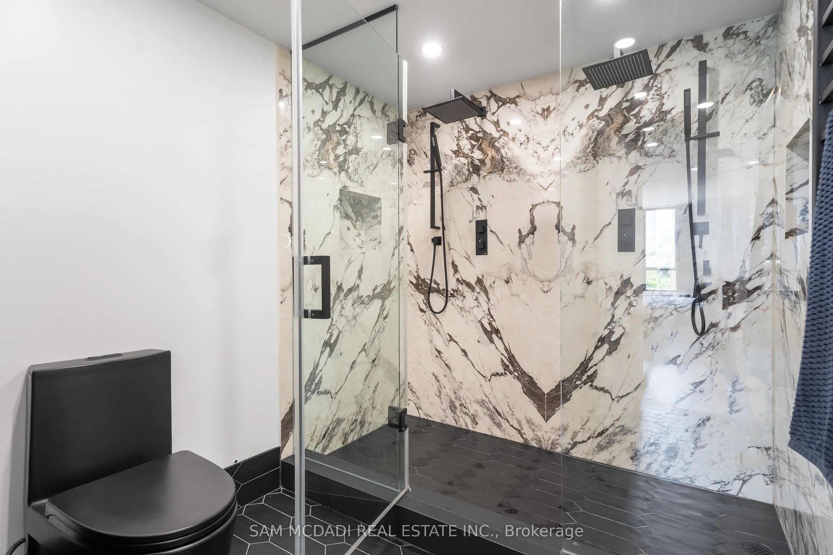 5444 Yonge Street #304