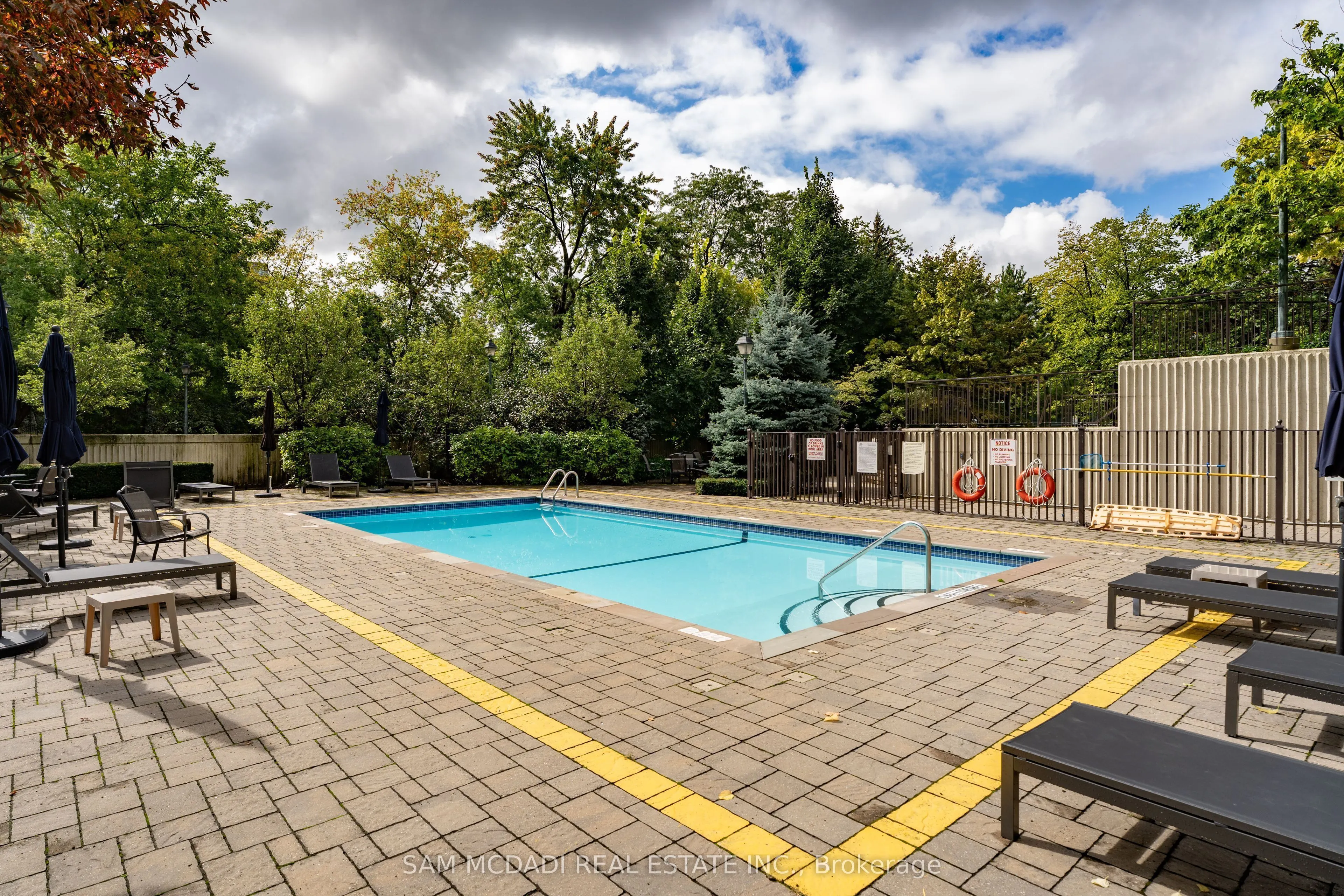 5444 Yonge Street #304