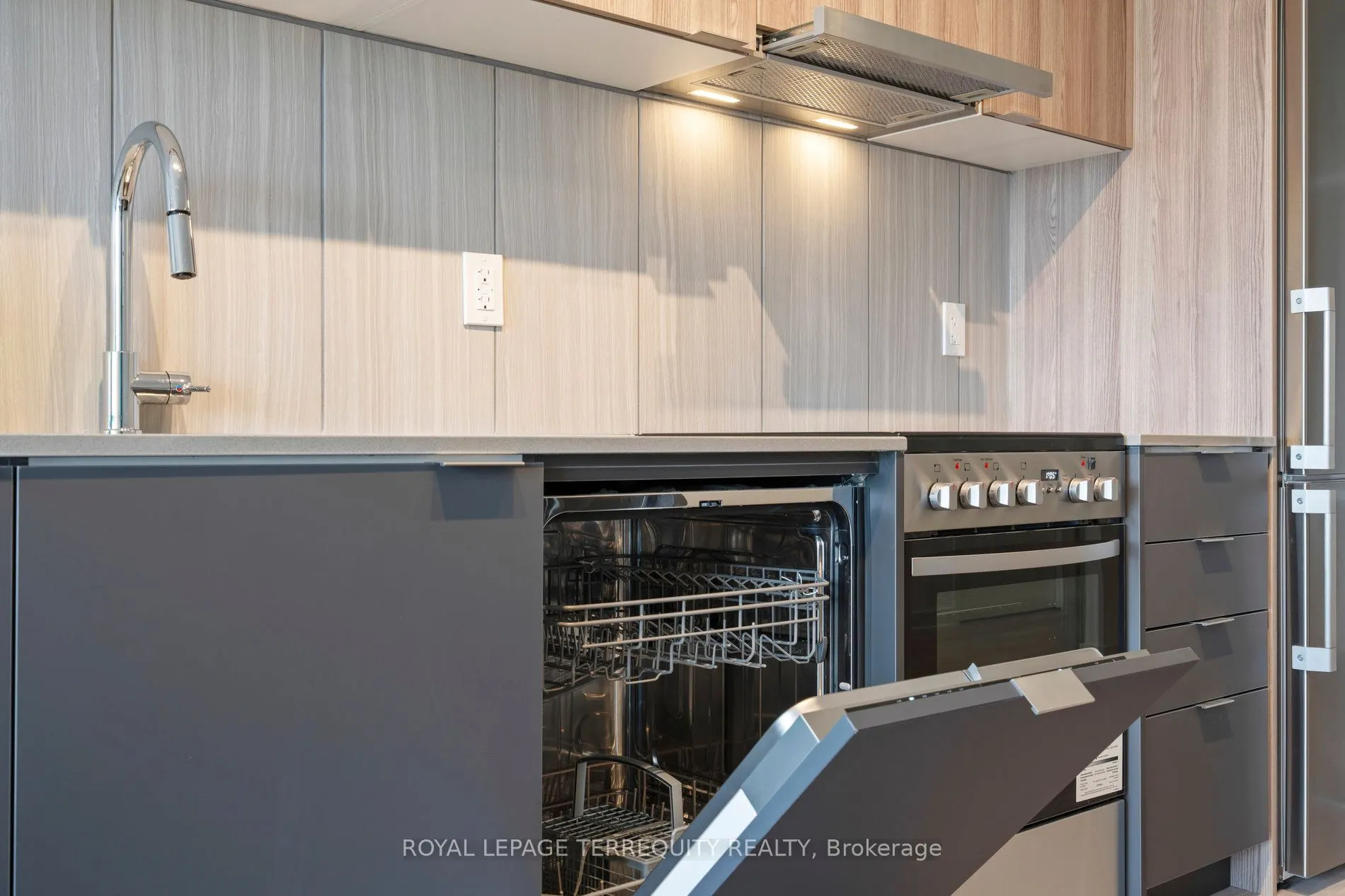 8 Tippett Road #809