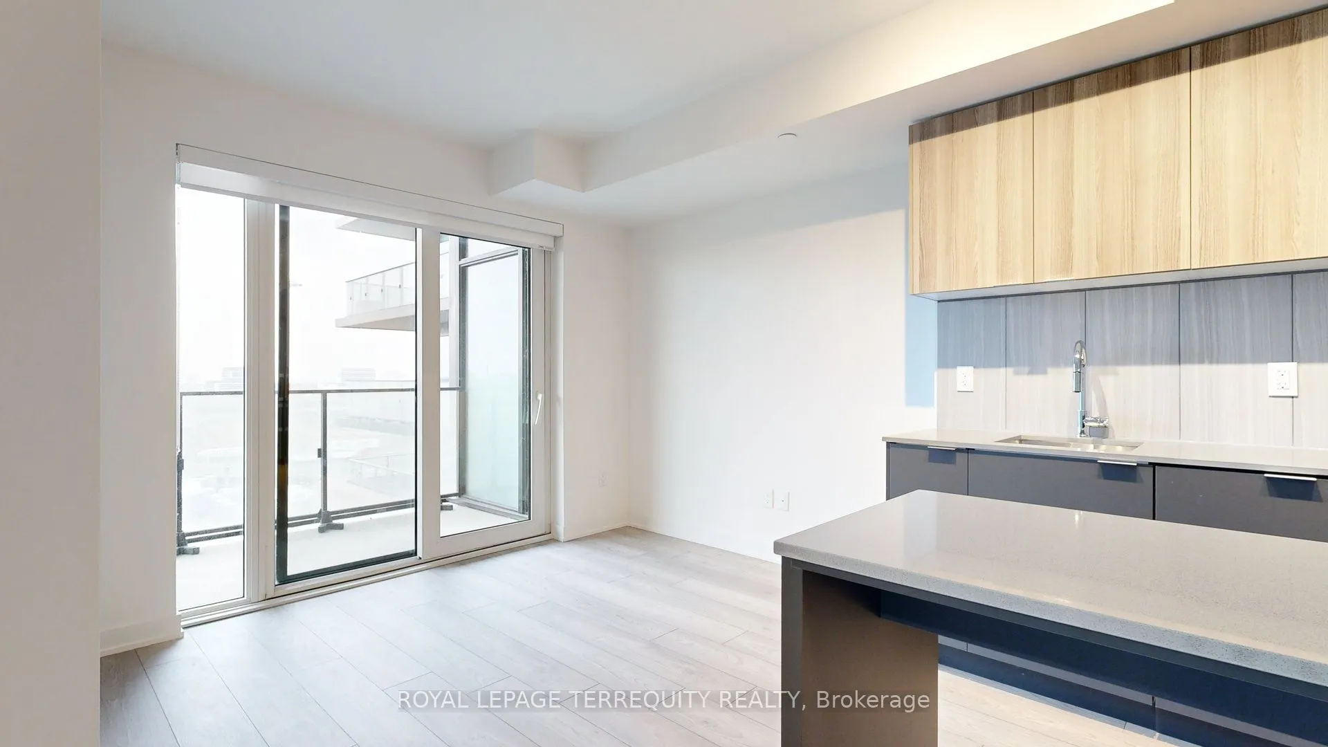 8 Tippett Road #809