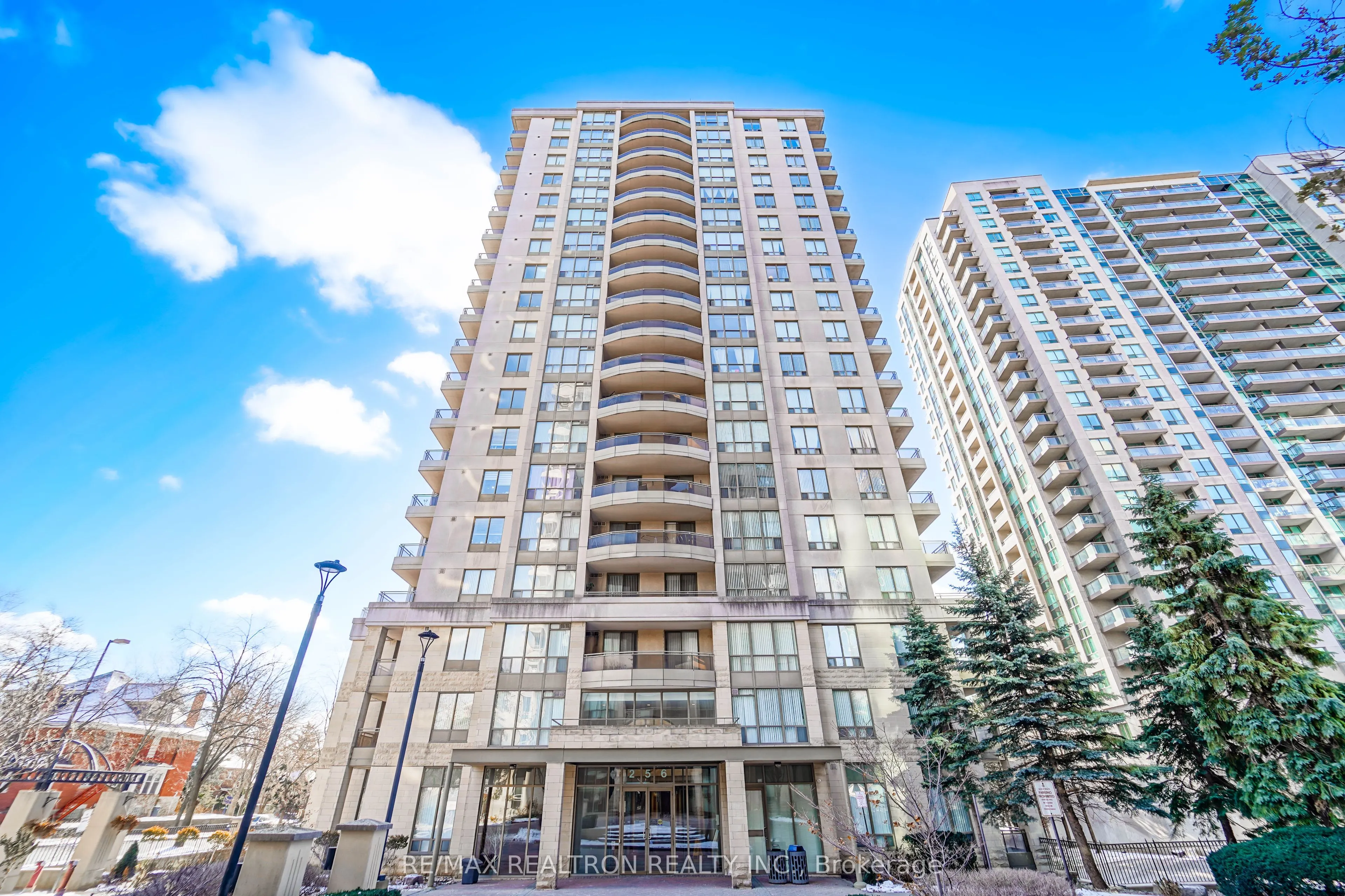 256 Doris Avenue #511