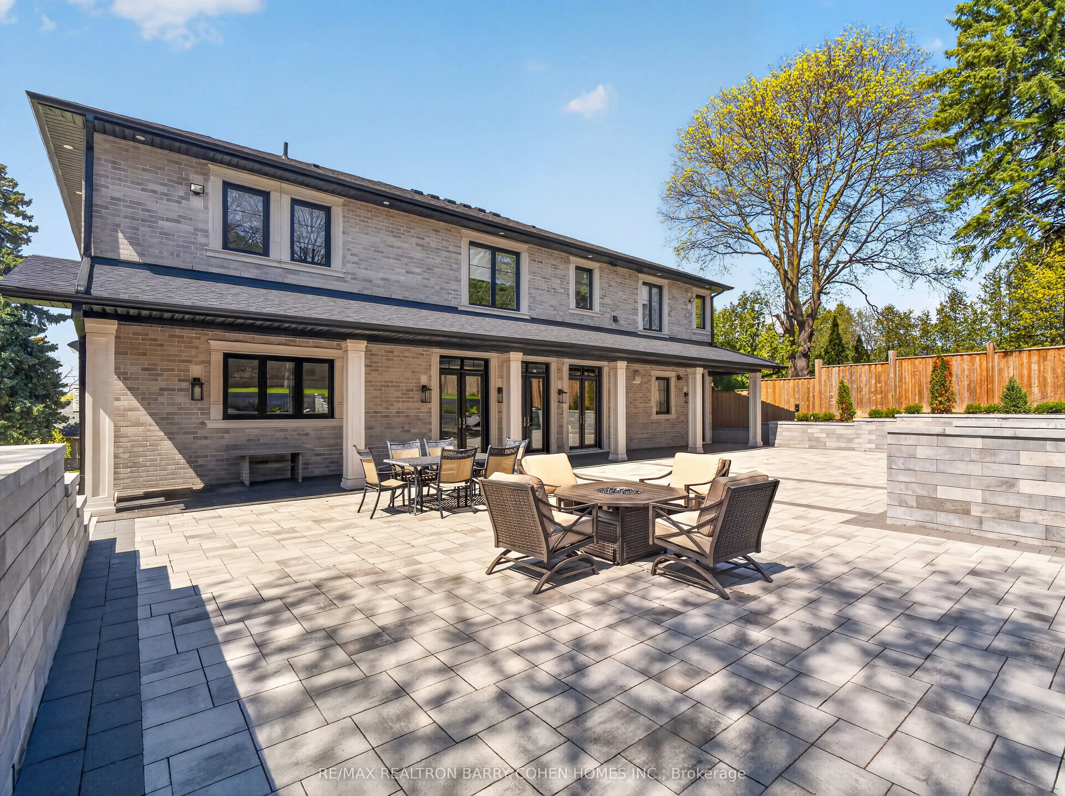 118 Laurentide Drive