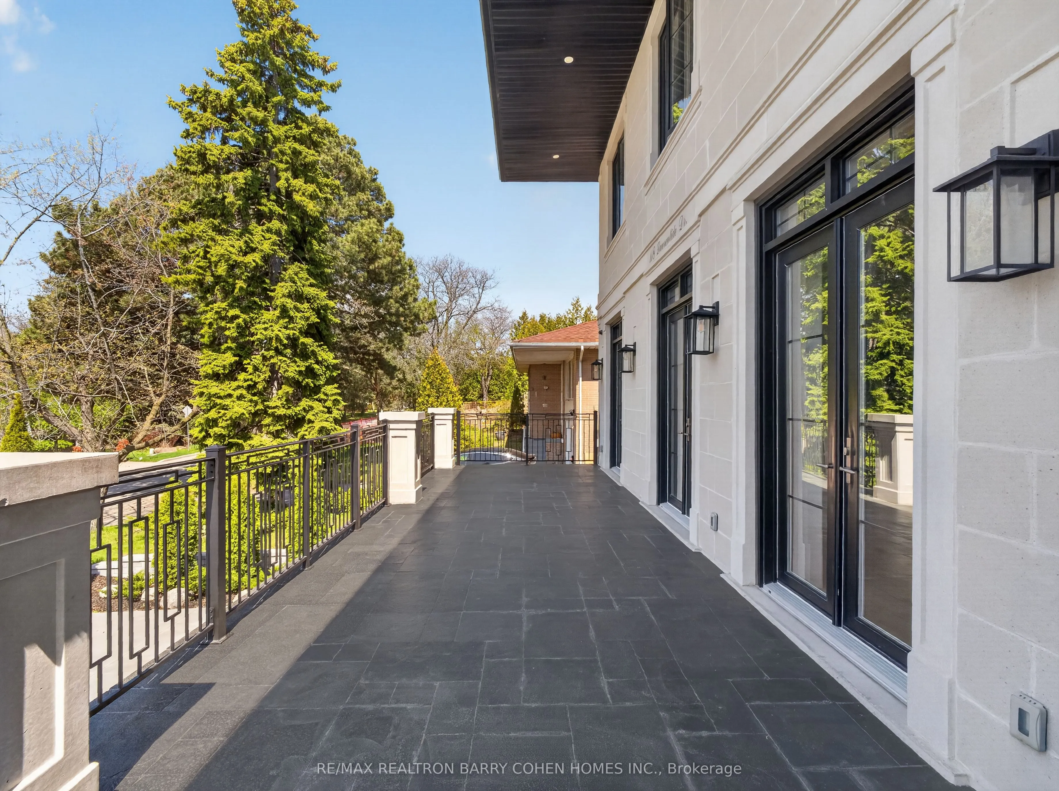 118 Laurentide Drive
