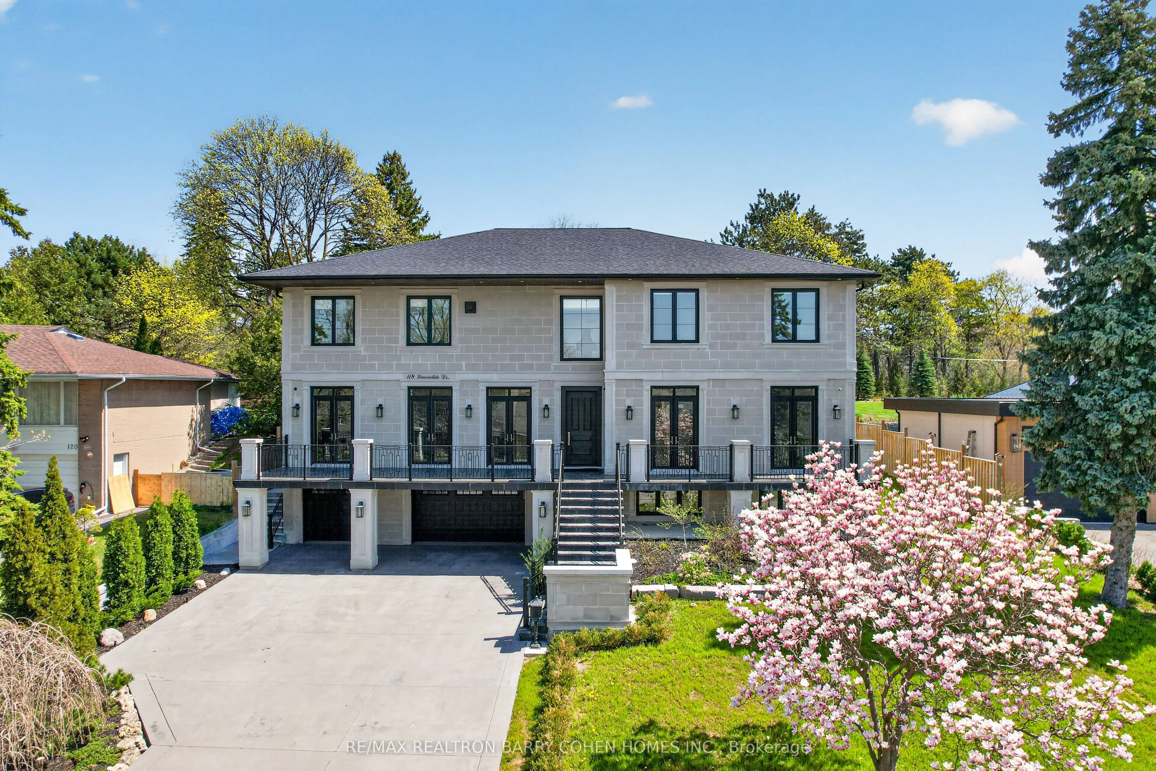 118 Laurentide Drive