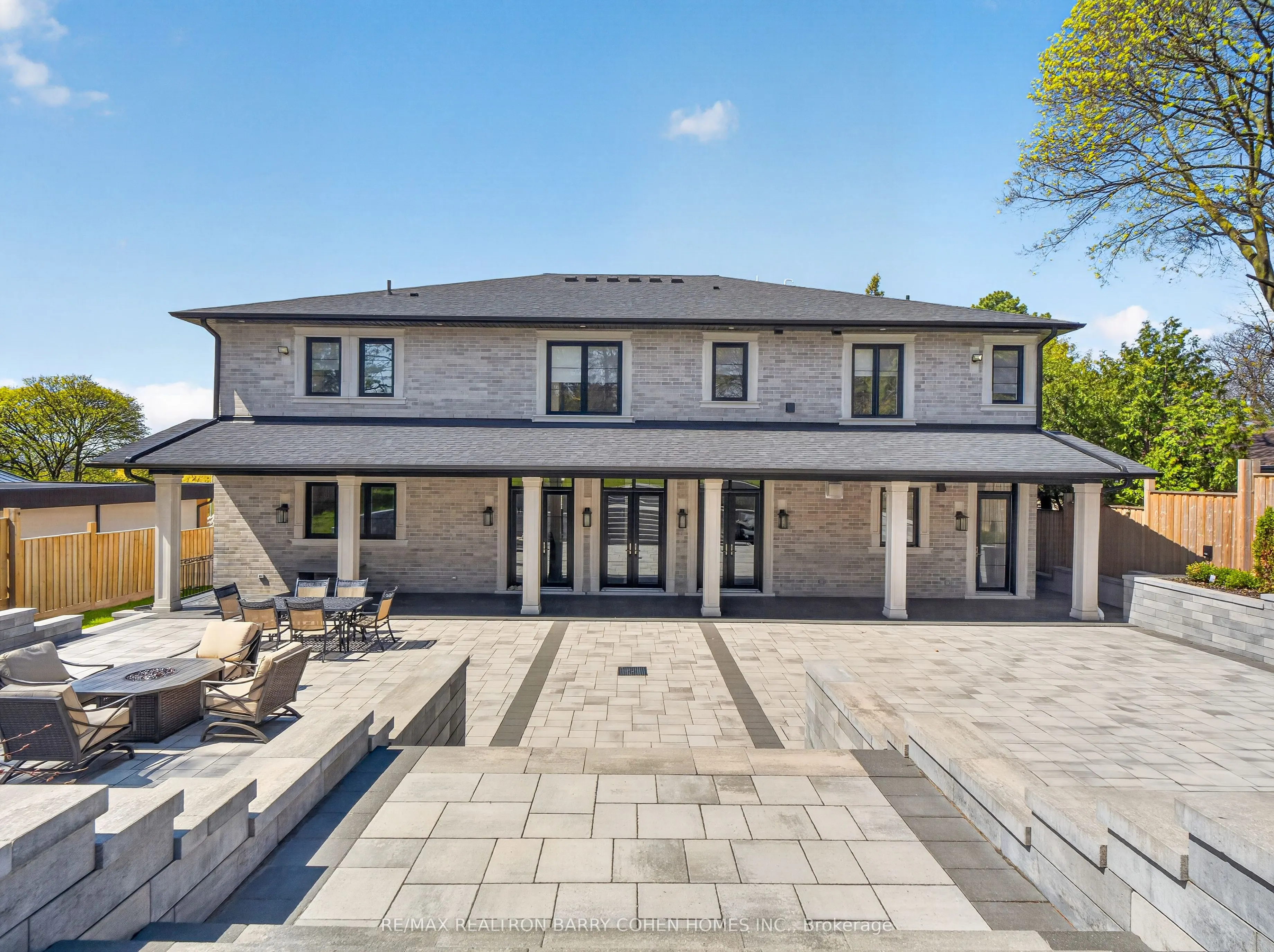 118 Laurentide Drive